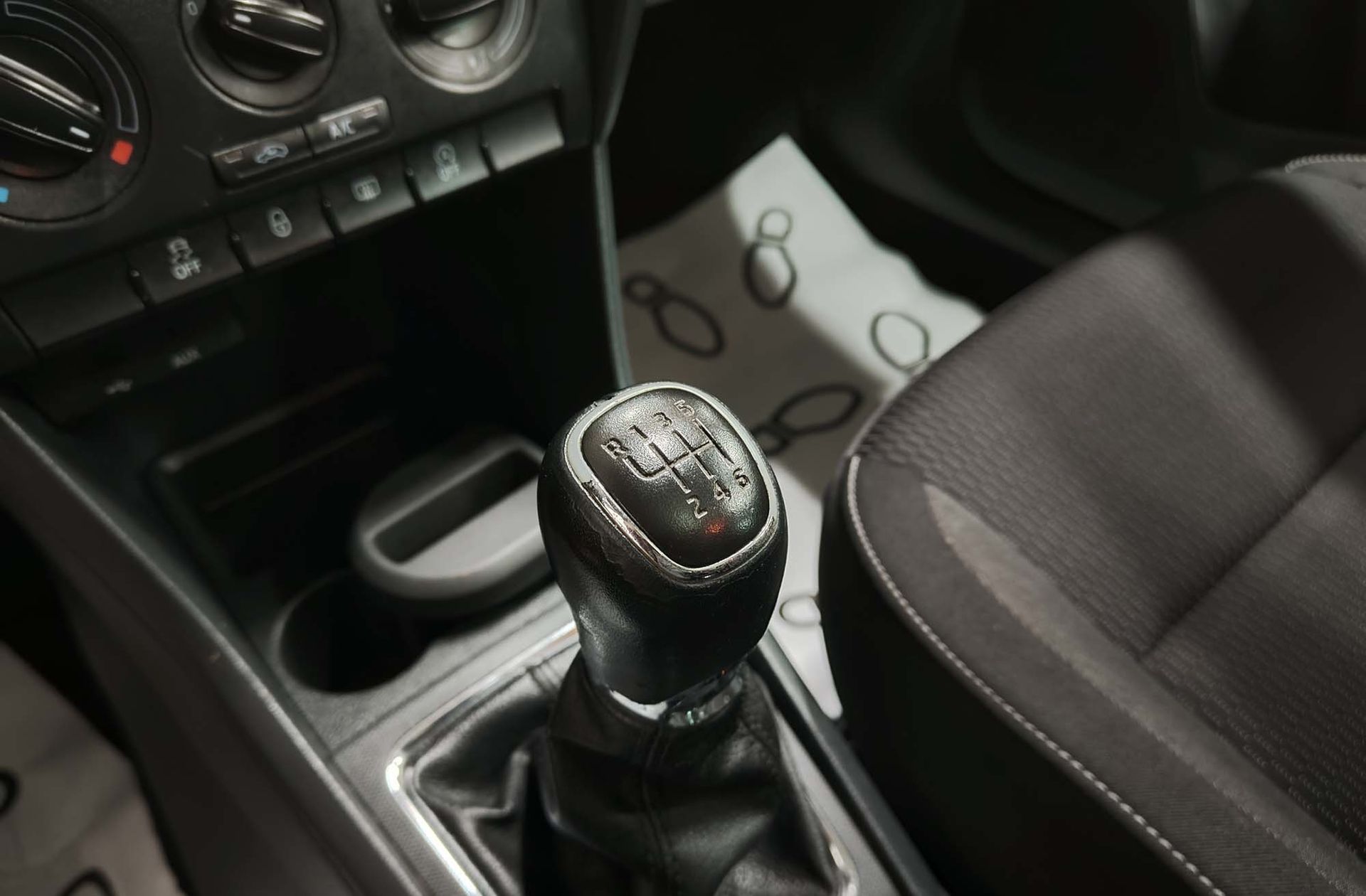 Škoda Spaceback 1.2 TSI Ambition - foto 5