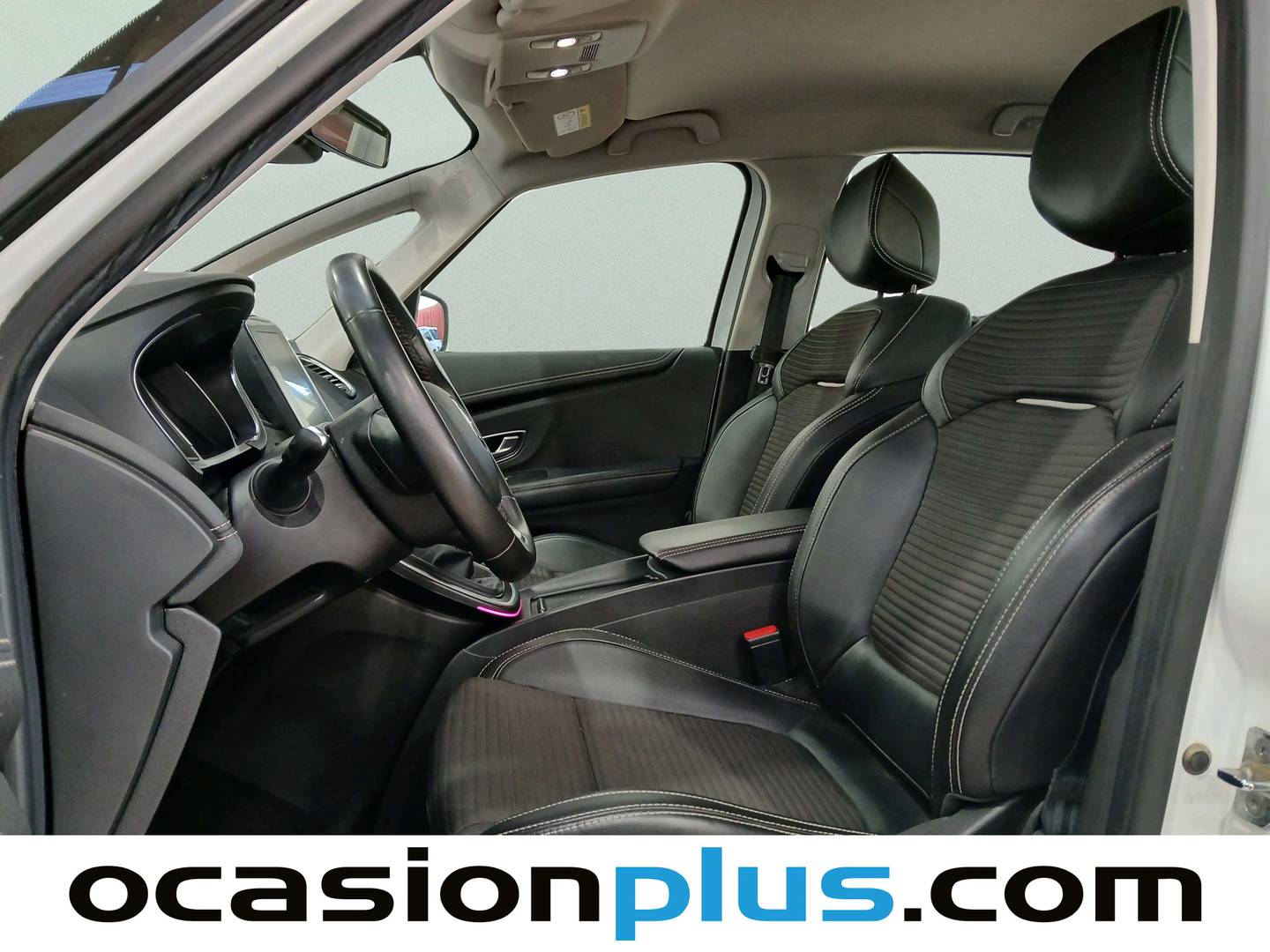Foto asientos delanteros Renault Scénic Renault Scenic Zen TCe (140 CV) GPF