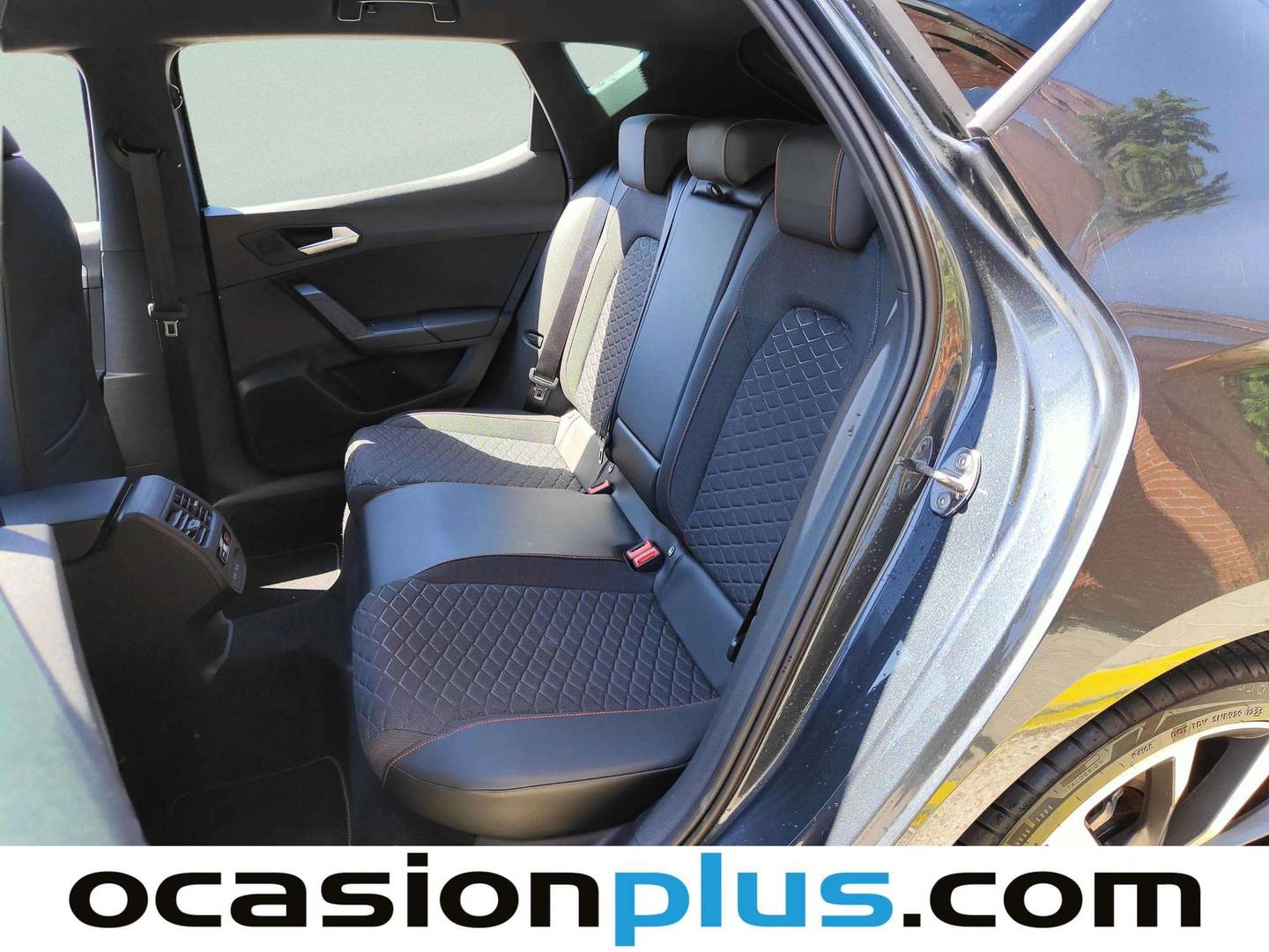 Foto asientos traseros Seat León Seat León 1.5 eTSI S&S FR Launch Pack L DSG (150 CV)