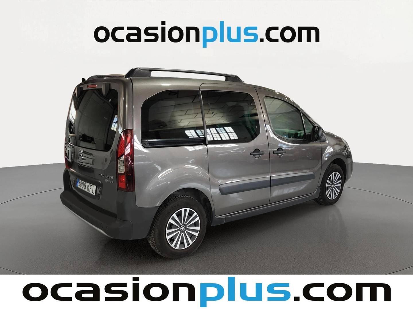Foto trasera Peugeot Partner Peugeot Partner Tepee BlueHDi 120 Outdoor (120 CV) derecha