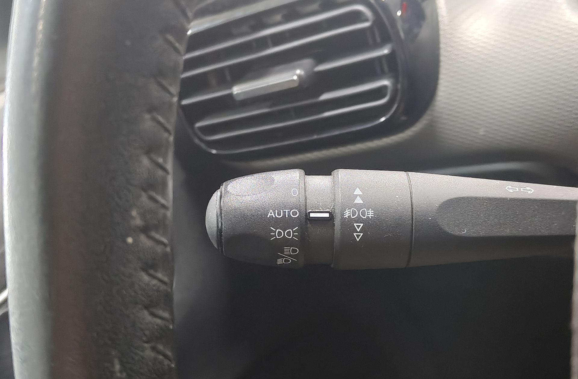 Citroën C4 Cactus BlueHDi 100 Business - foto 19