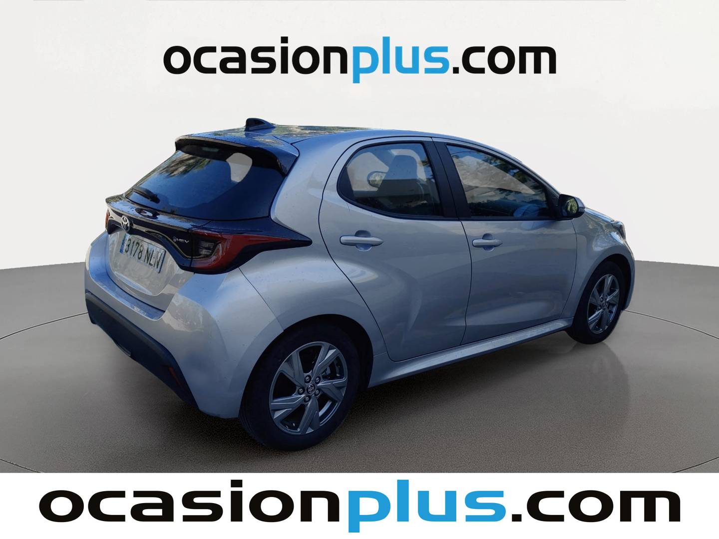 Foto trasera Toyota Yaris Toyota Yaris 120H Active Plus (116 CV) derecha