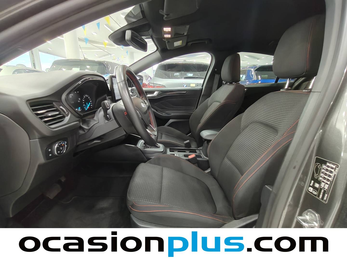 Foto asientos delanteros Ford Focus Ford Focus 1.0 Ecoboost MHEV ST-Line Auto (155 CV)