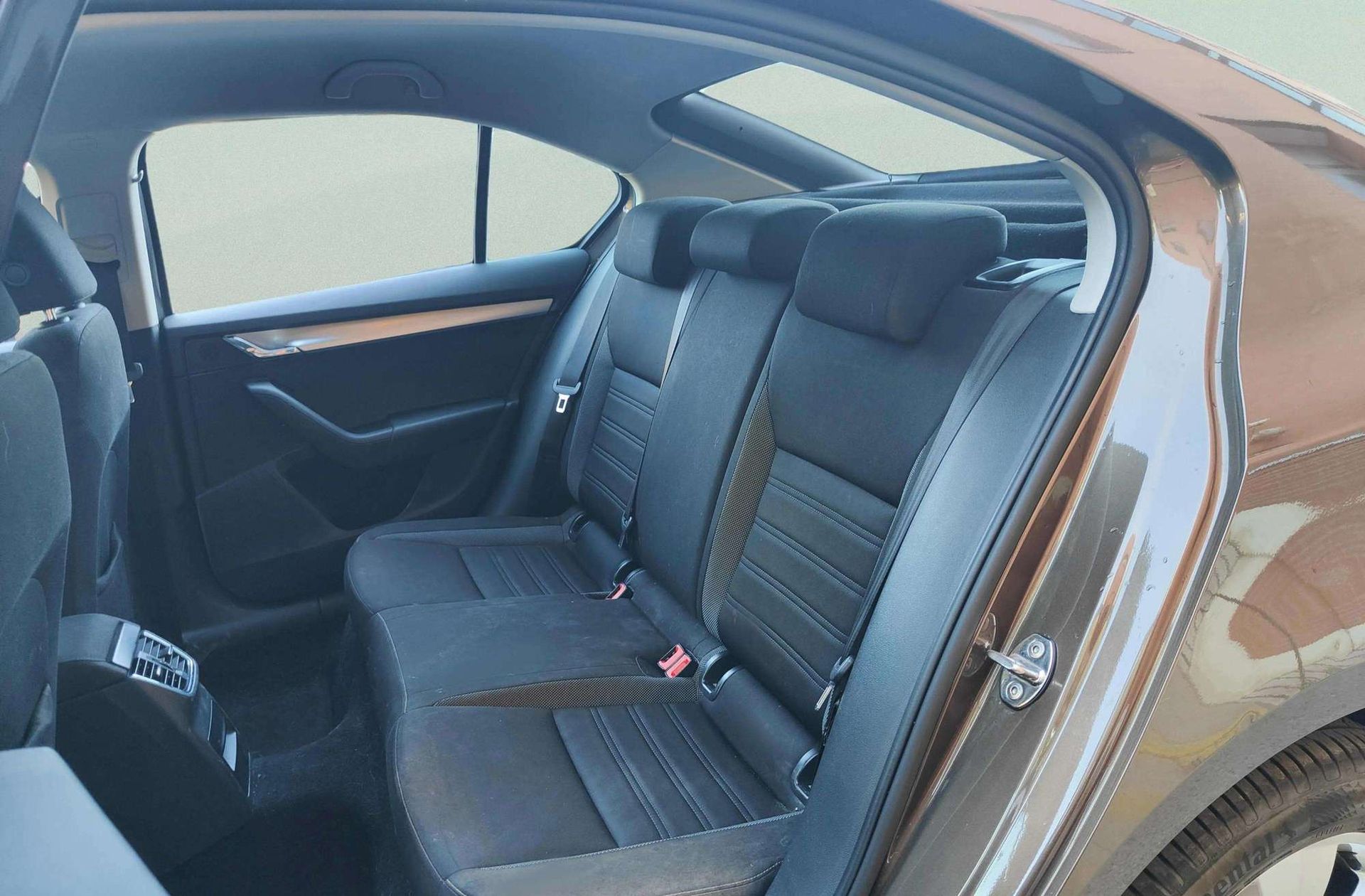 Škoda Octavia 1.4 TSI Like DSG - foto 12