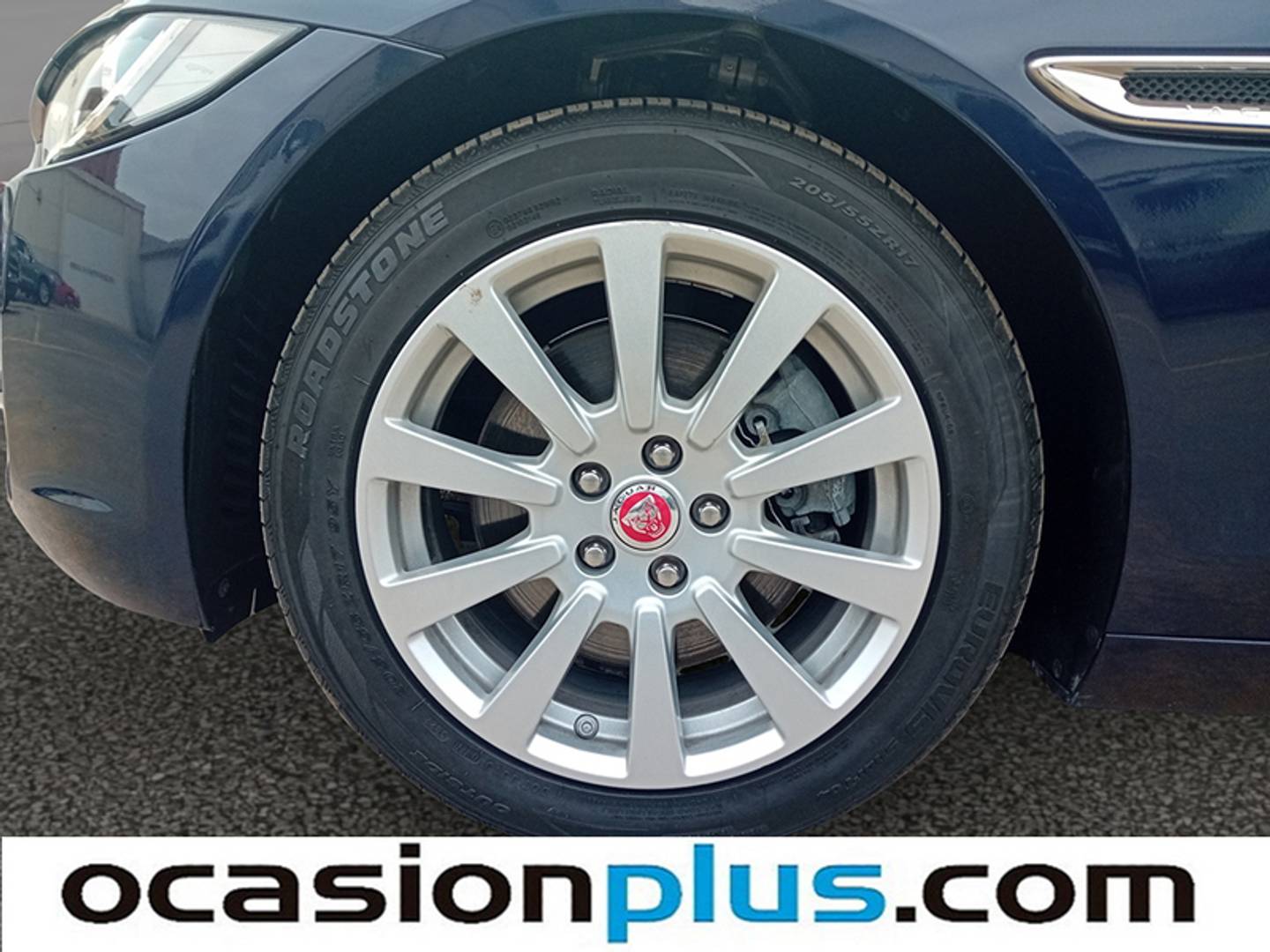 Foto Jaguar XE Jaguar XE 2.0 Diesel Pure RWD AUTO (180 CV)