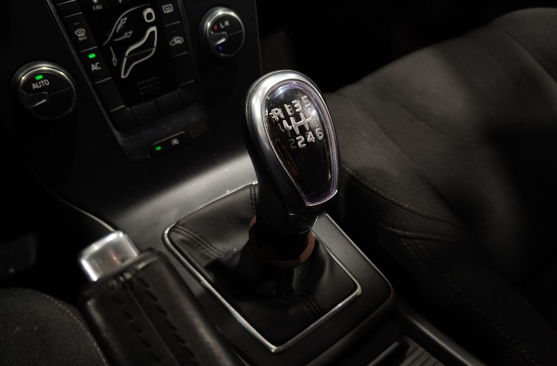 Volvo V40 D2 Kinetic - foto 5