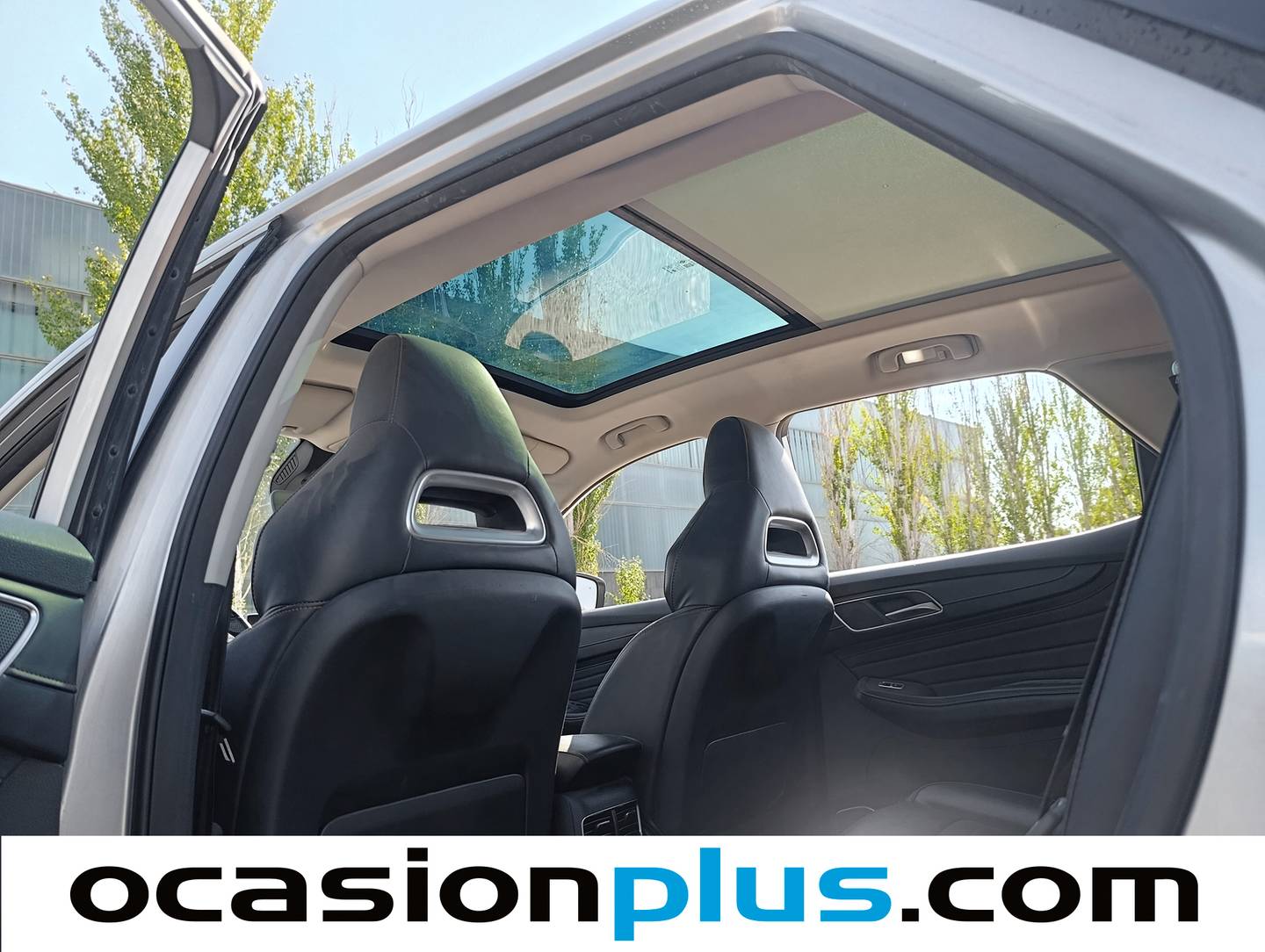 Extras y acabados del MG eHS MG eHS 1.5 T-GDI PHEV Luxury (258 CV)