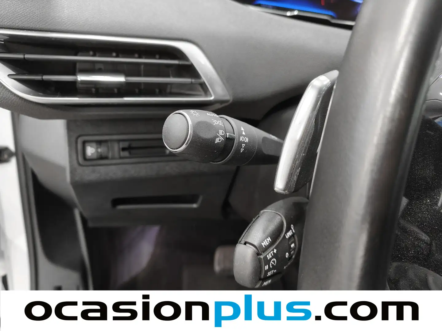 Foto Peugeot 3008 Peugeot 3008 PureTech 130 Allure EAT8  (130 CV)