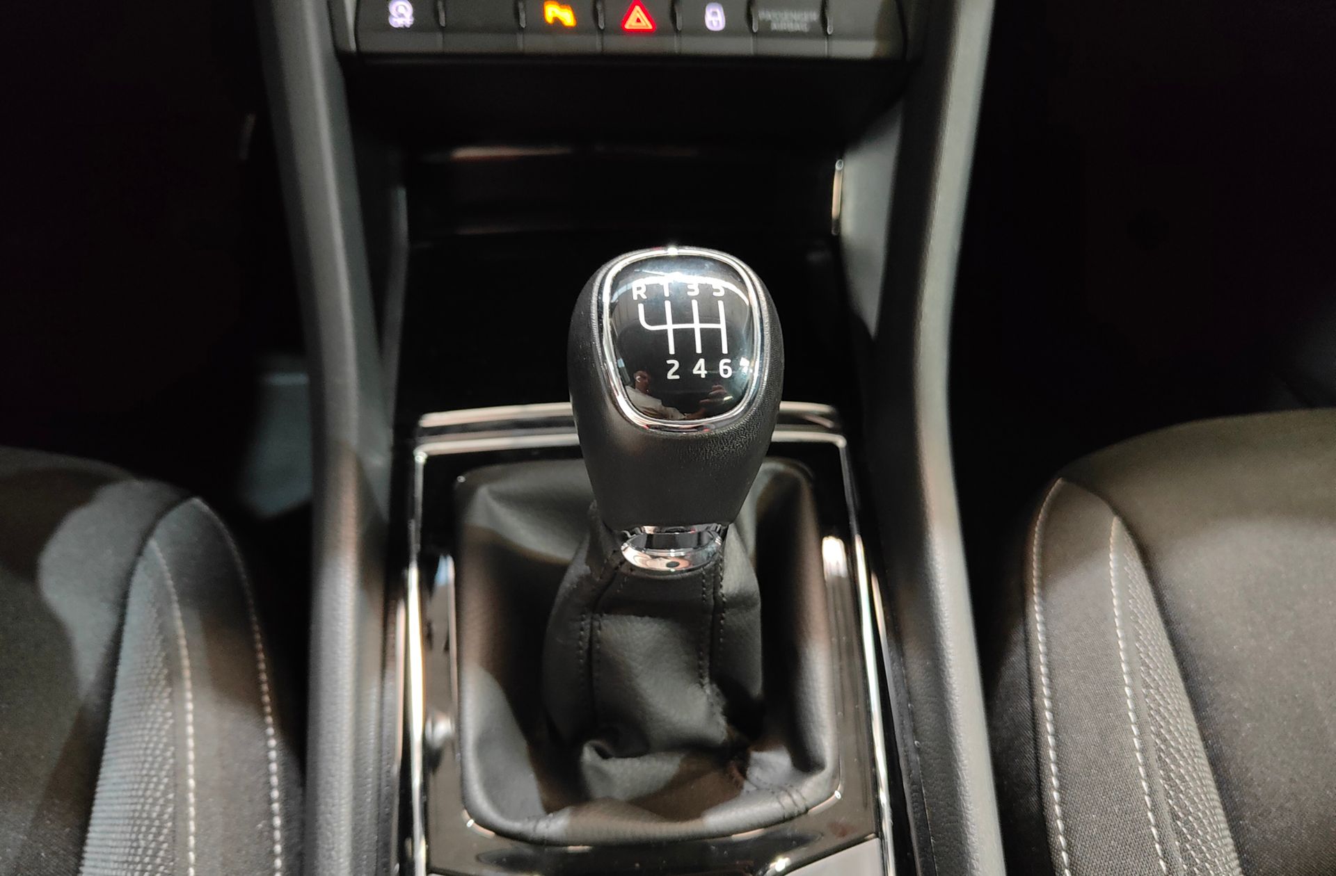 Škoda Karoq 2.0 TDI Selection - foto 5