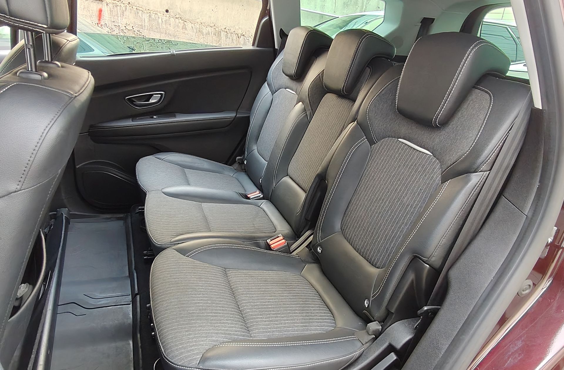 Renault Grand Scénic Zen TCe EDC GPF 7 plazas - foto 13