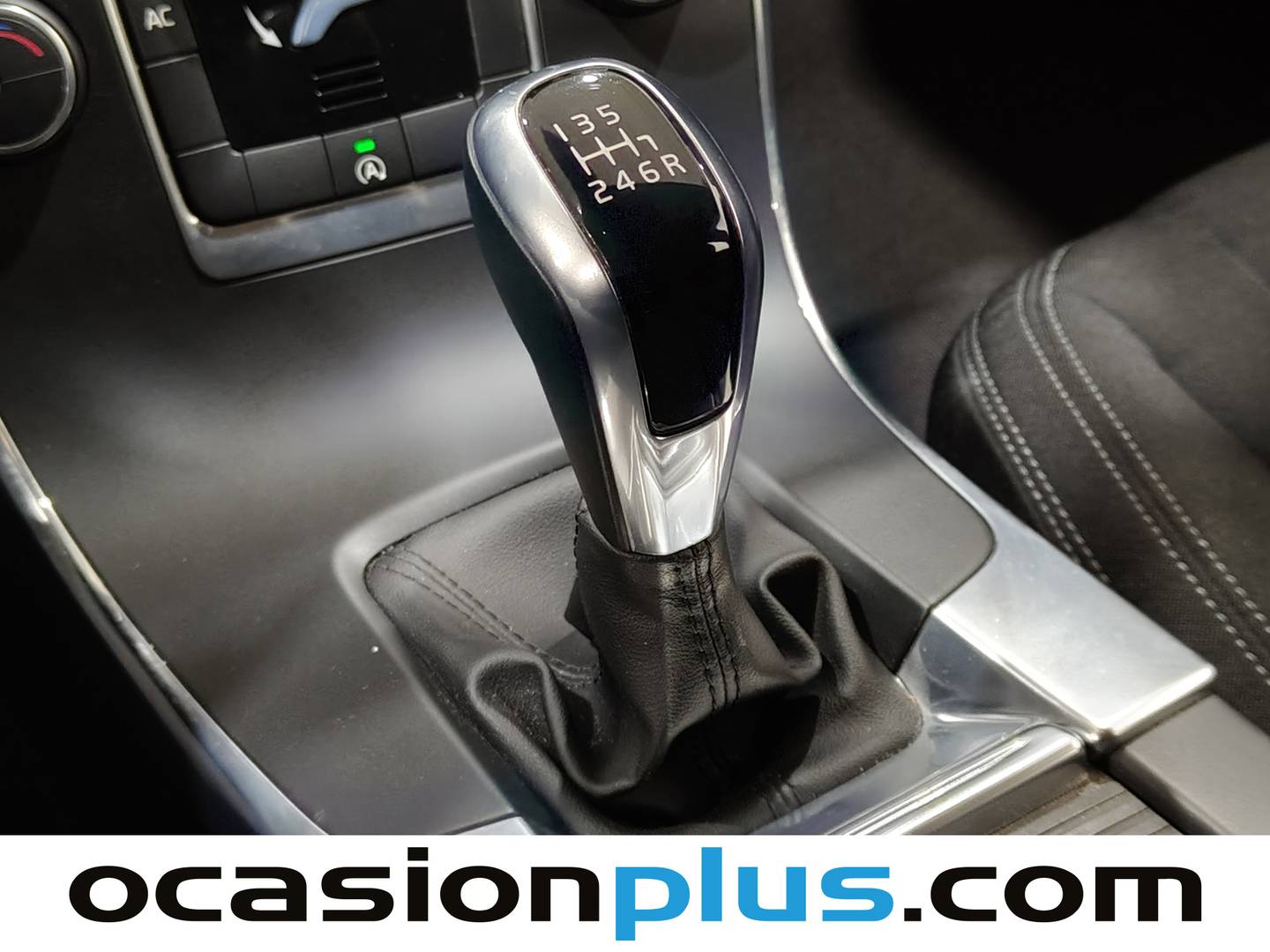 Foto Volvo V60 Cross Country Volvo V60 Cross Country D3 Kinetic  (150 CV)