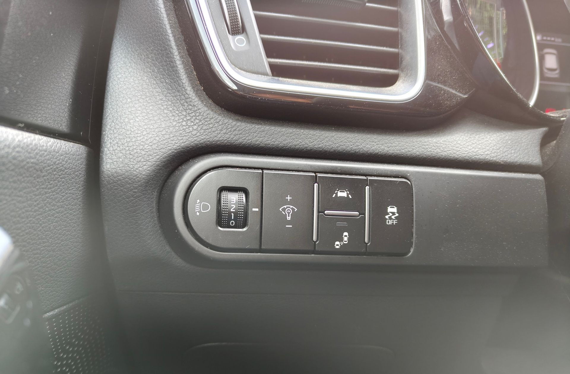 Kia Ceed 1.0 T-GDi Launch Edition - foto 23