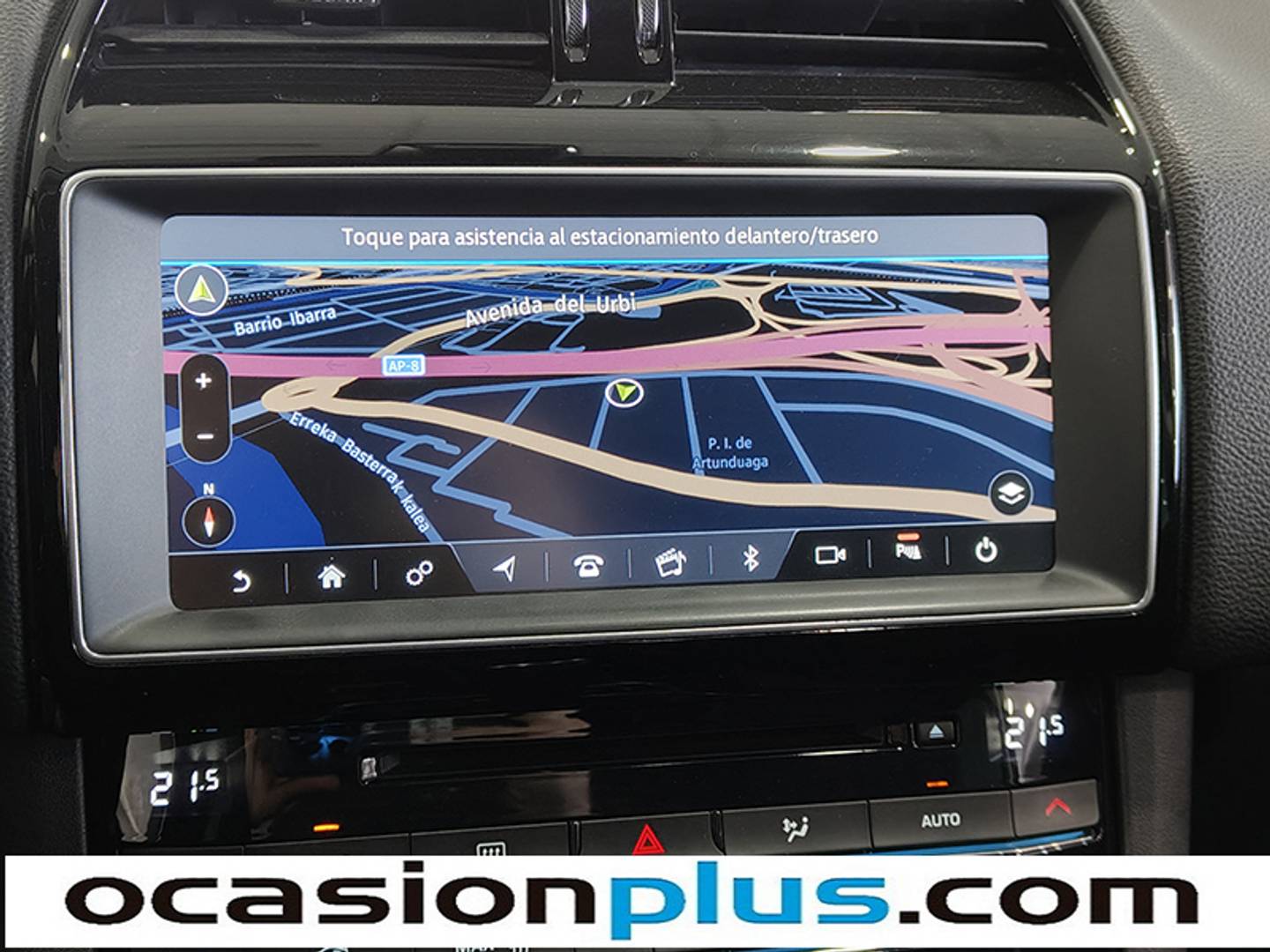 Foto Jaguar F-Pace Jaguar F-PACE 2.0L i4D Pure RWD (180 CV)