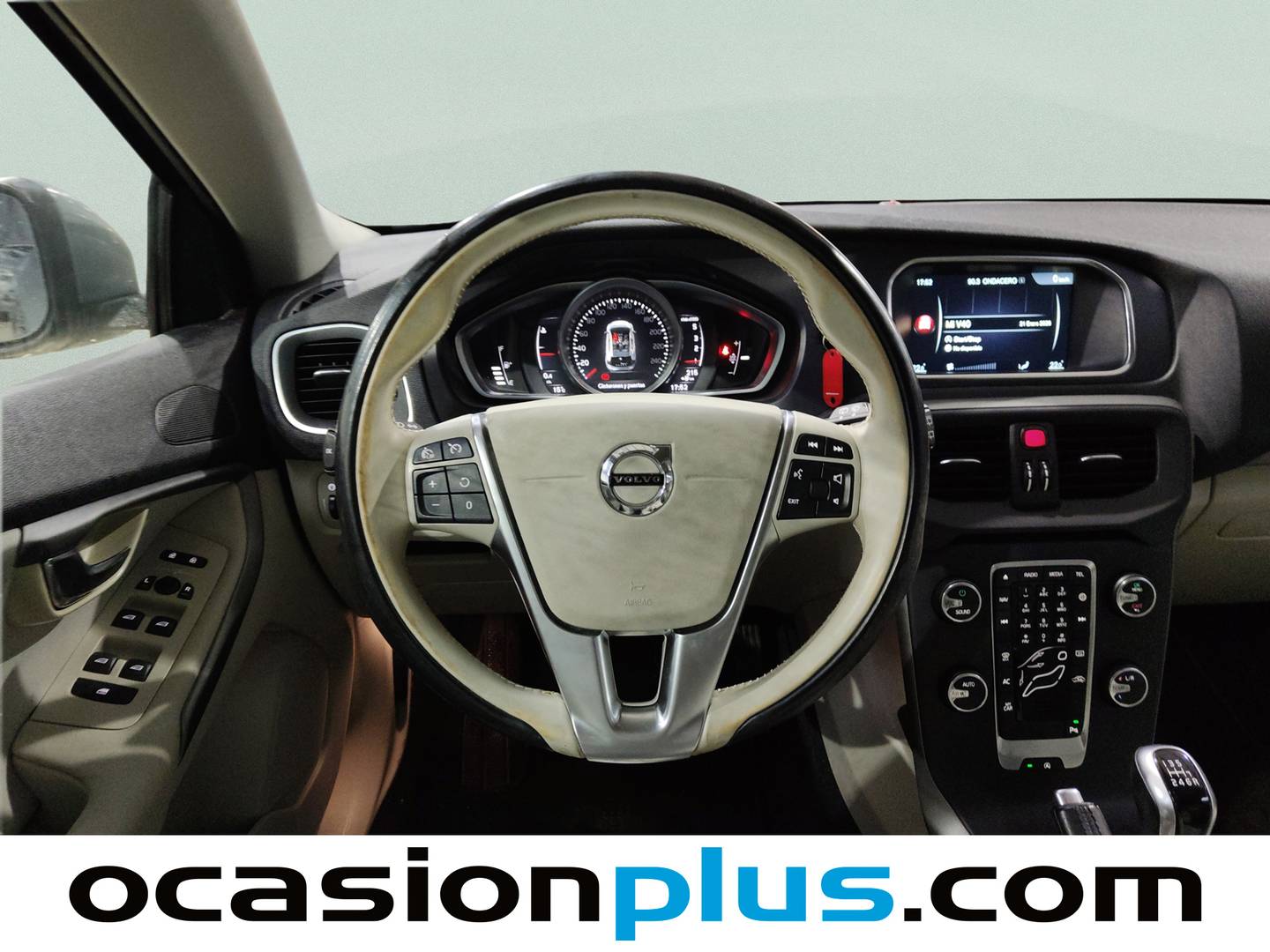 Foto Volvo V40 Volvo V40 D2 Momentum(120 CV)