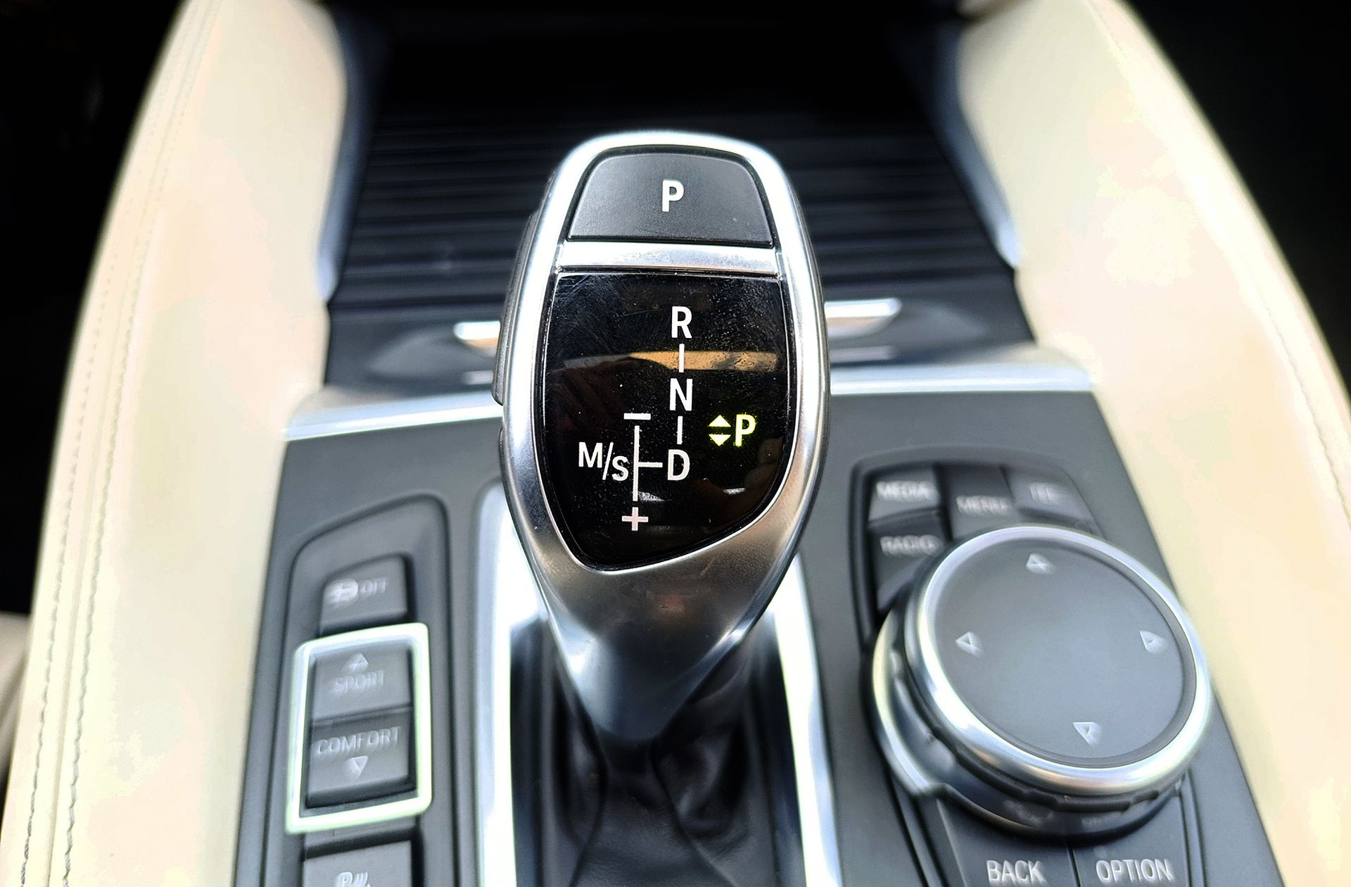 BMW X6 xDrive40d Pack M - foto 5