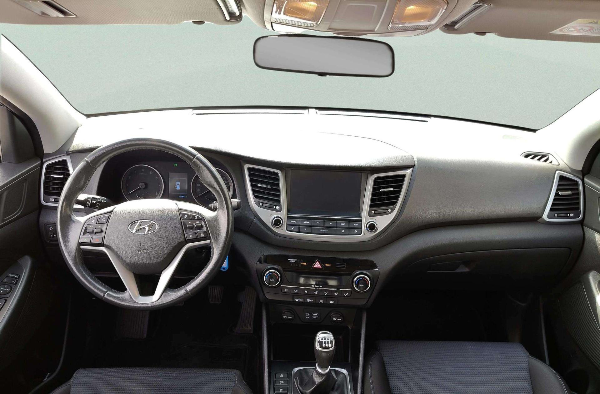 Hyundai Tucson 1.6 GDI BlueDrive 25 Aniversario 4x2 - foto 6