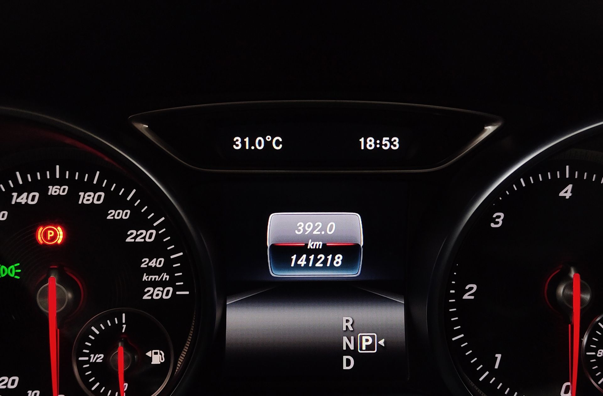 Mercedes-Benz CLA 200 d Pack AMG - foto 12