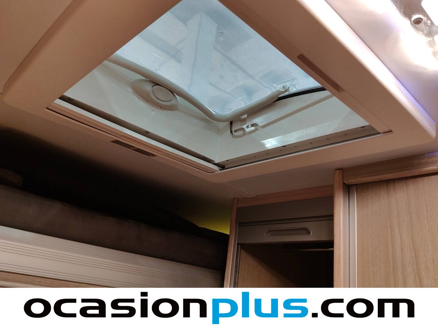Fiat Ducato Fiat Ducato Furgon 30 2.3 Multijet Batalla Corta Techo Alto (130 CV) Camperizada km 0
