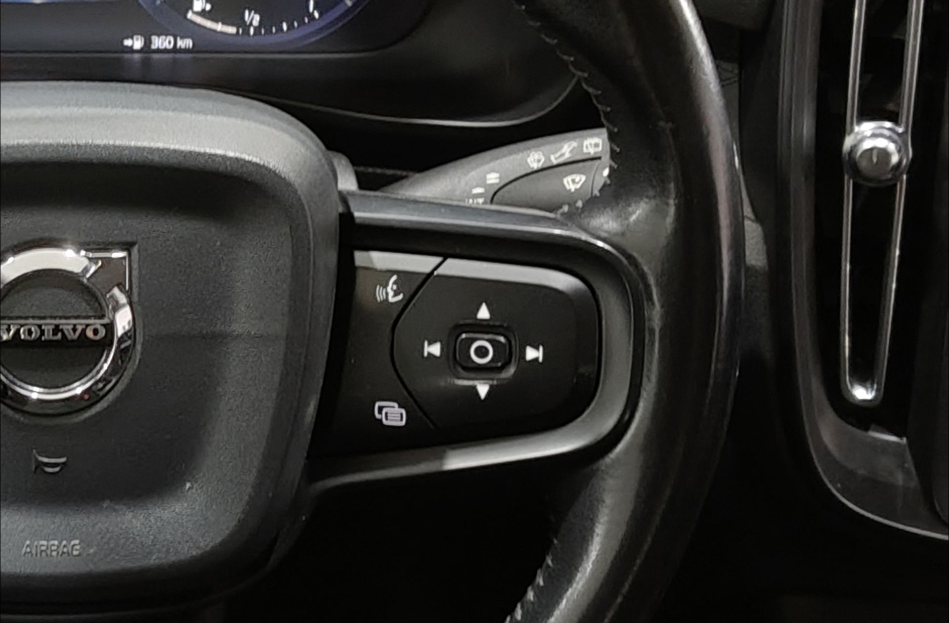 Volvo XC40 D3 - foto 25