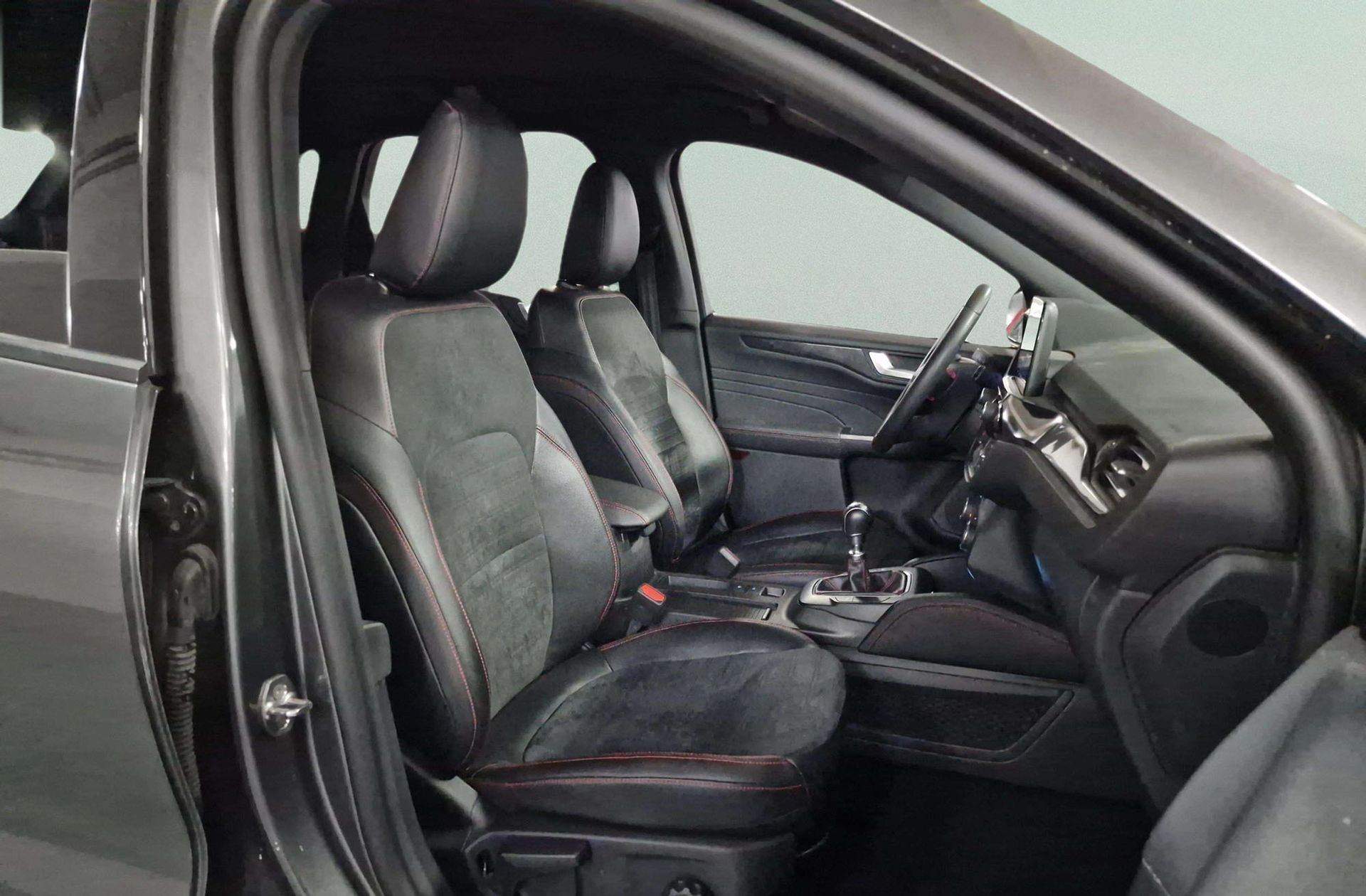 Ford Kuga 1.5T EcoBoost ST-Line X 4x2 - foto 22