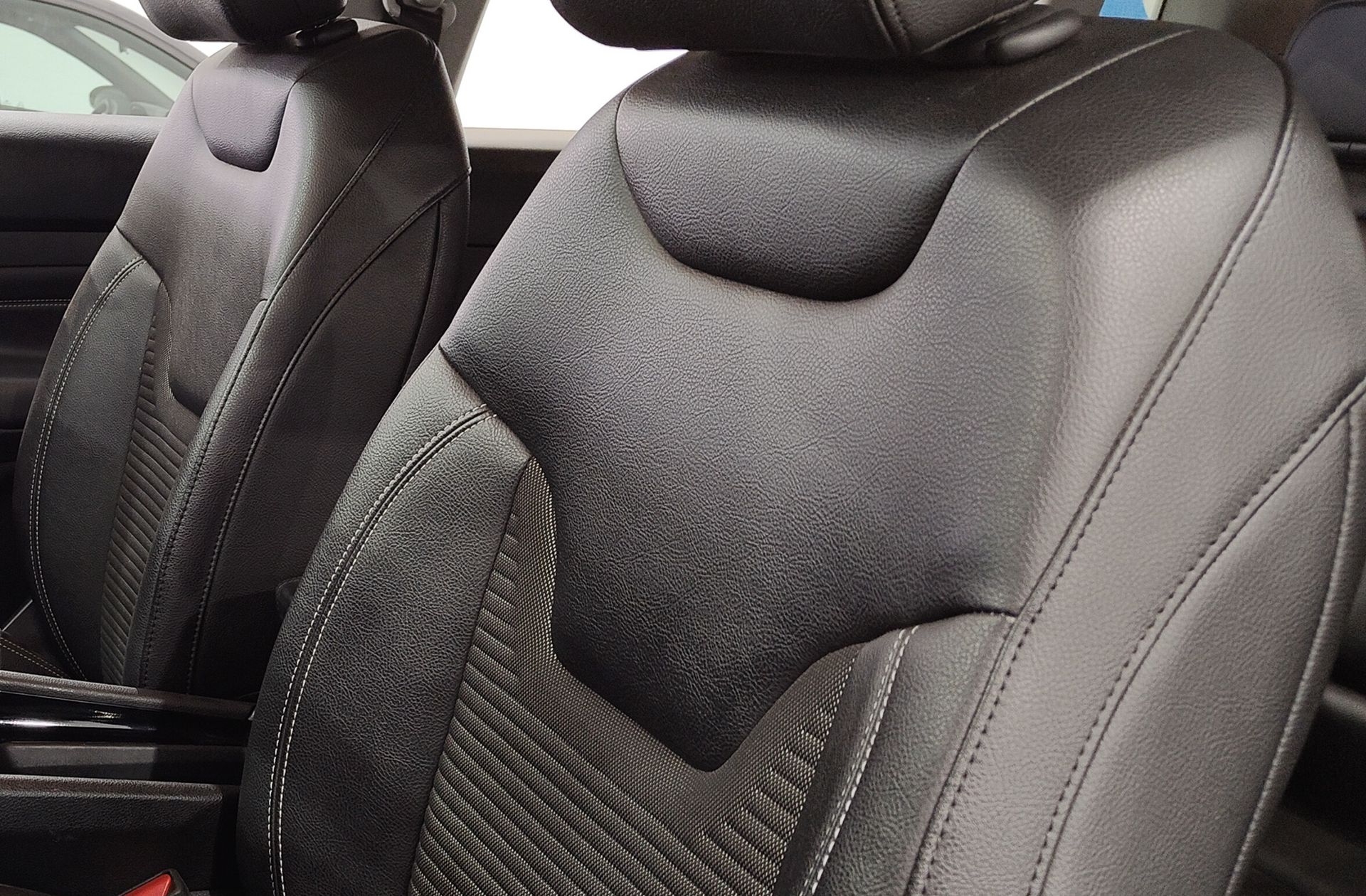 Jeep Compass 1.3 Gse Night Eagle FWD - foto 7
