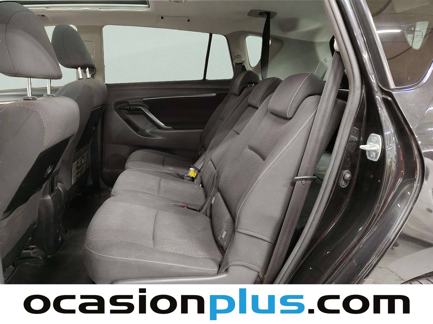 Foto asientos traseros Toyota Verso Toyota Verso 120D Comfort (124 CV)