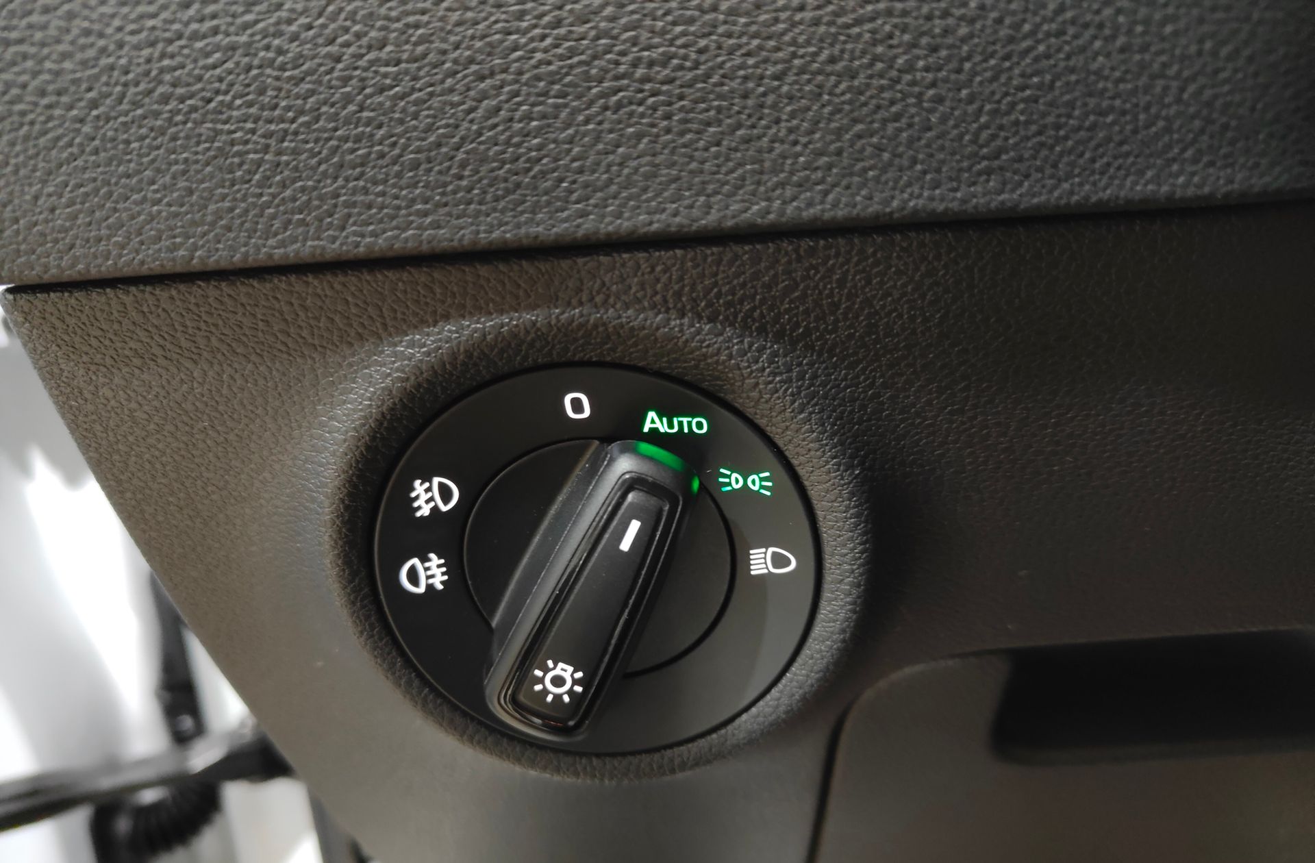 Škoda Karoq 2.0 TDI Selection - foto 12
