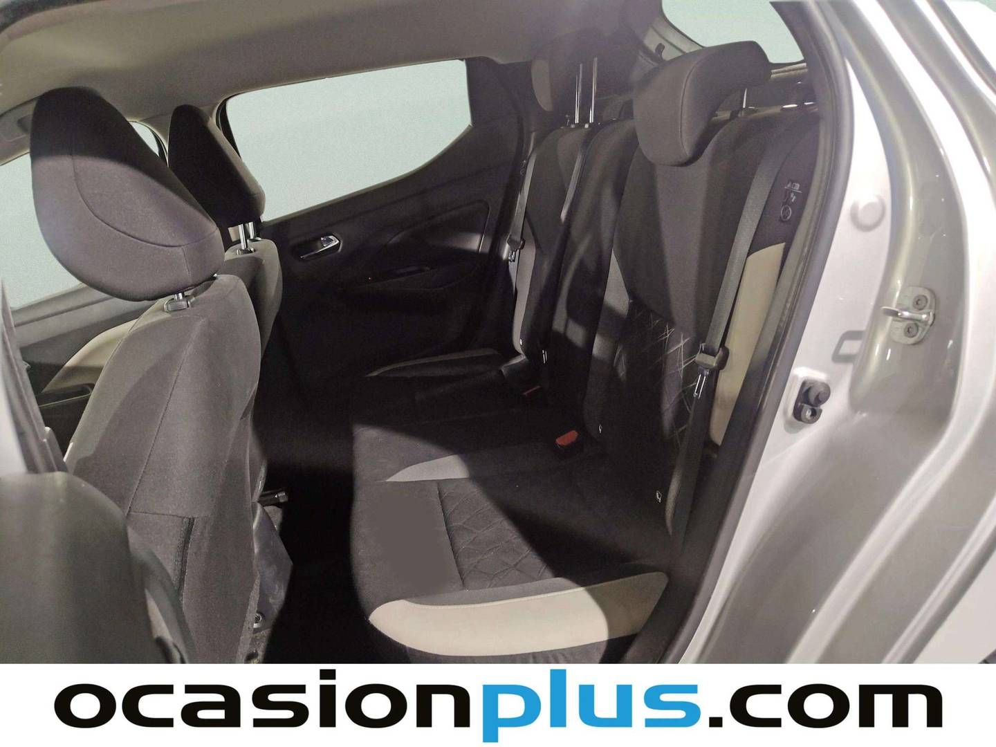 Foto asientos traseros Nissan Micra Nissan Micra IG-T N-Design Chrome (92 CV)