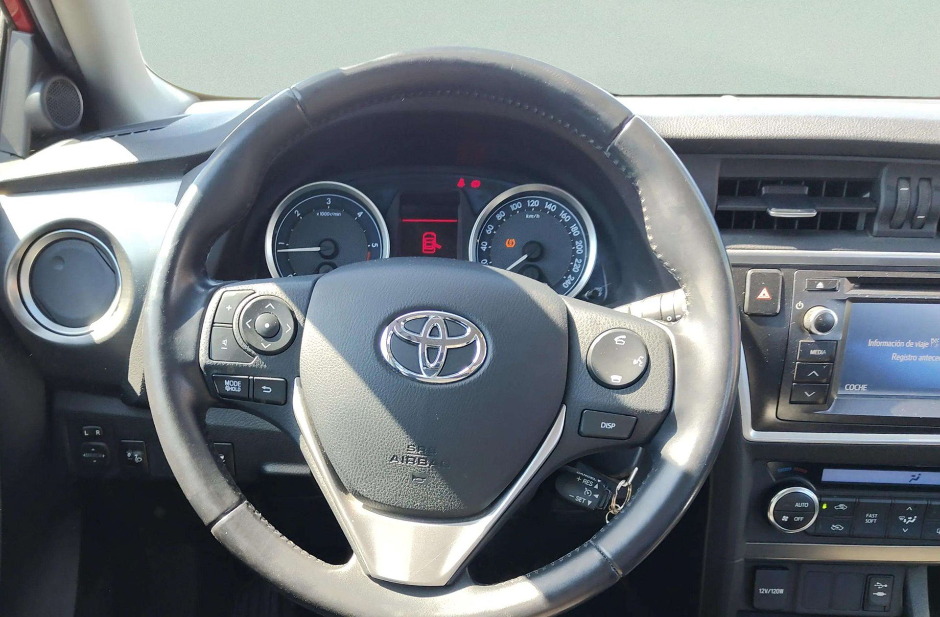 Toyota Auris 90D Feel! - foto 19