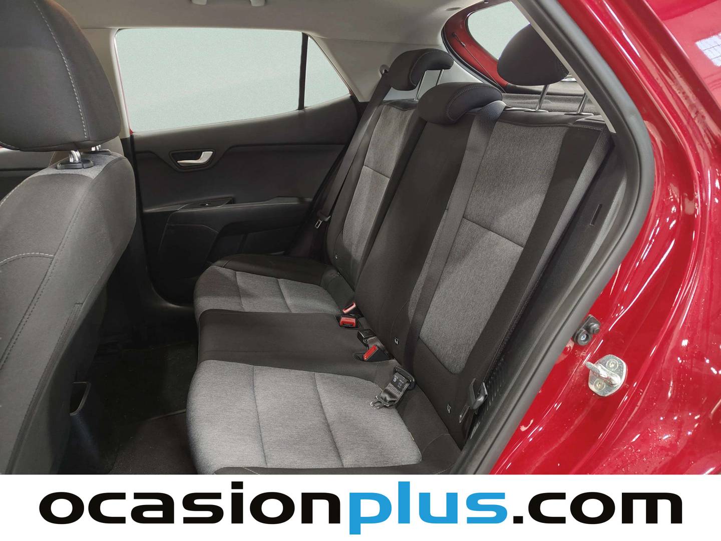 Foto asientos traseros KIA Stonic KIA Stonic 1.0 T-GDi MHEV iMT Concept (100 CV)