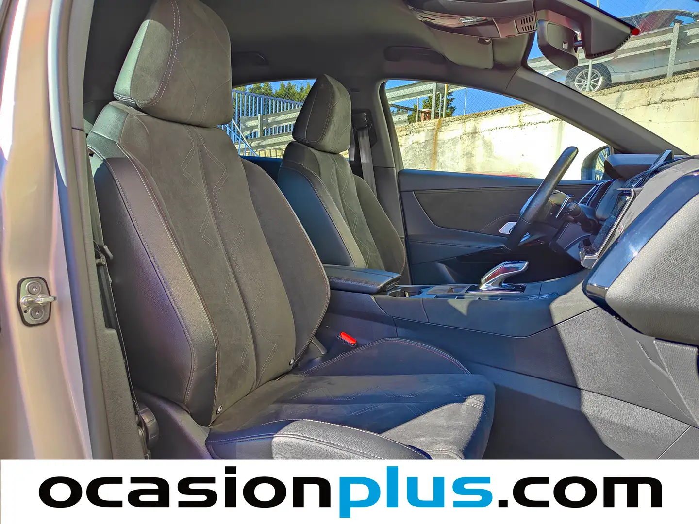 Foto DS DS 7 Crossback DS DS7 Crossback PureTech 180 Performance Line Auto (180 CV)