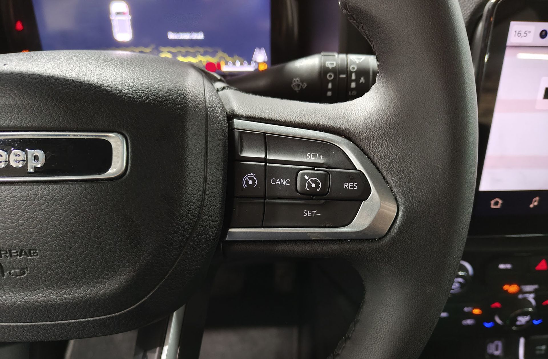 Jeep Renegade eHybrid 1.5 Limited ATX - foto 28