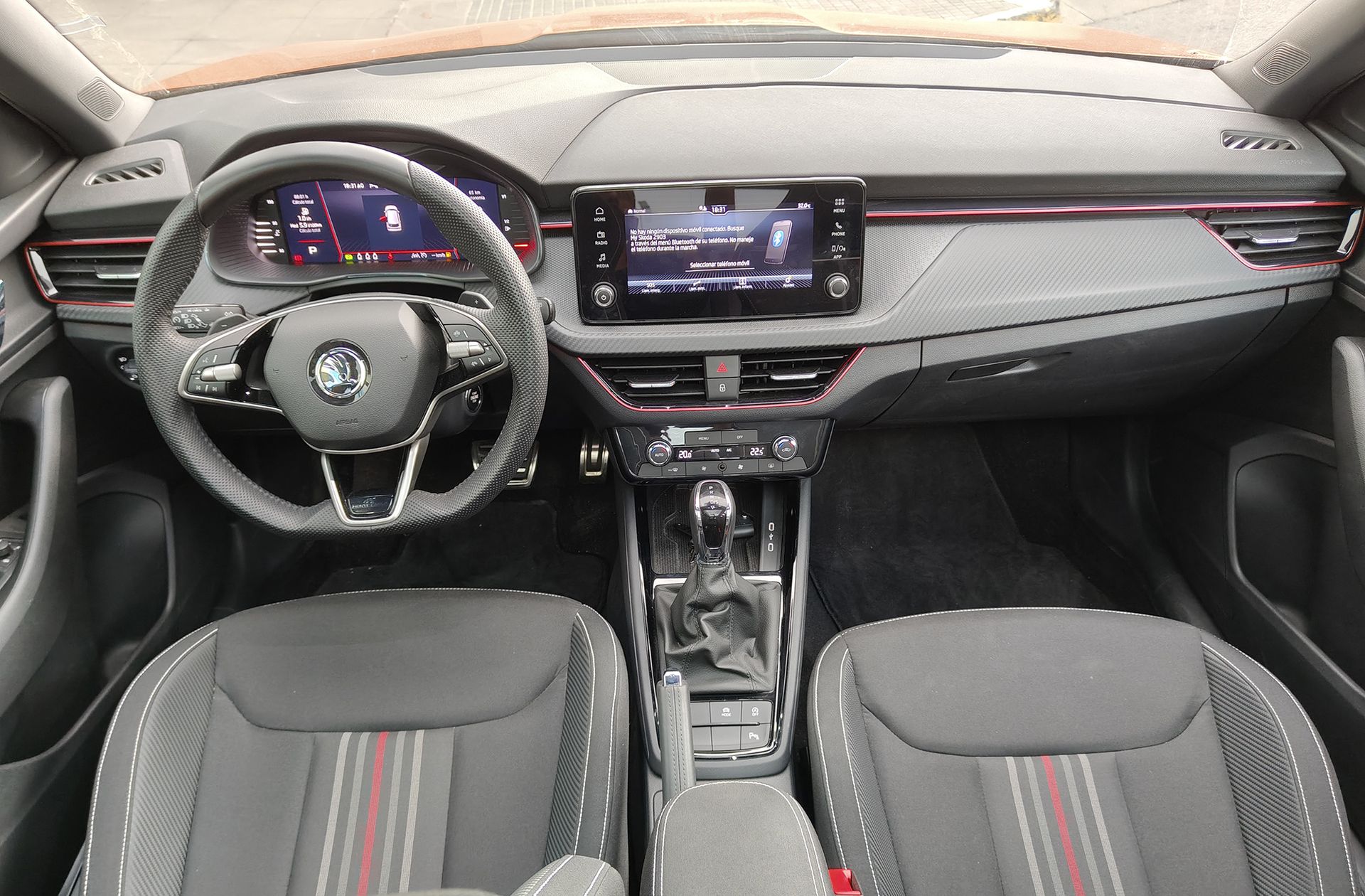 Škoda Kamiq 1.5 TSI Montecarlo DSG - foto 8