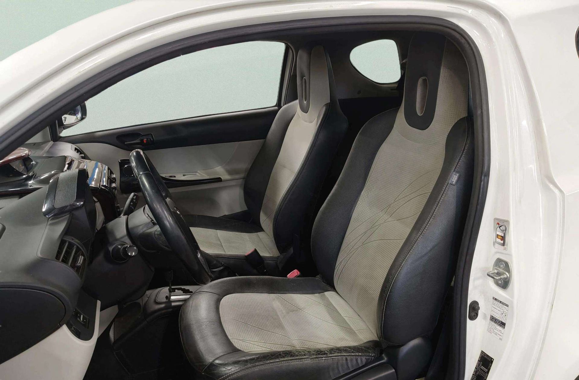 Toyota iQ 1.33 VVT-i MultiDrive S - foto 10