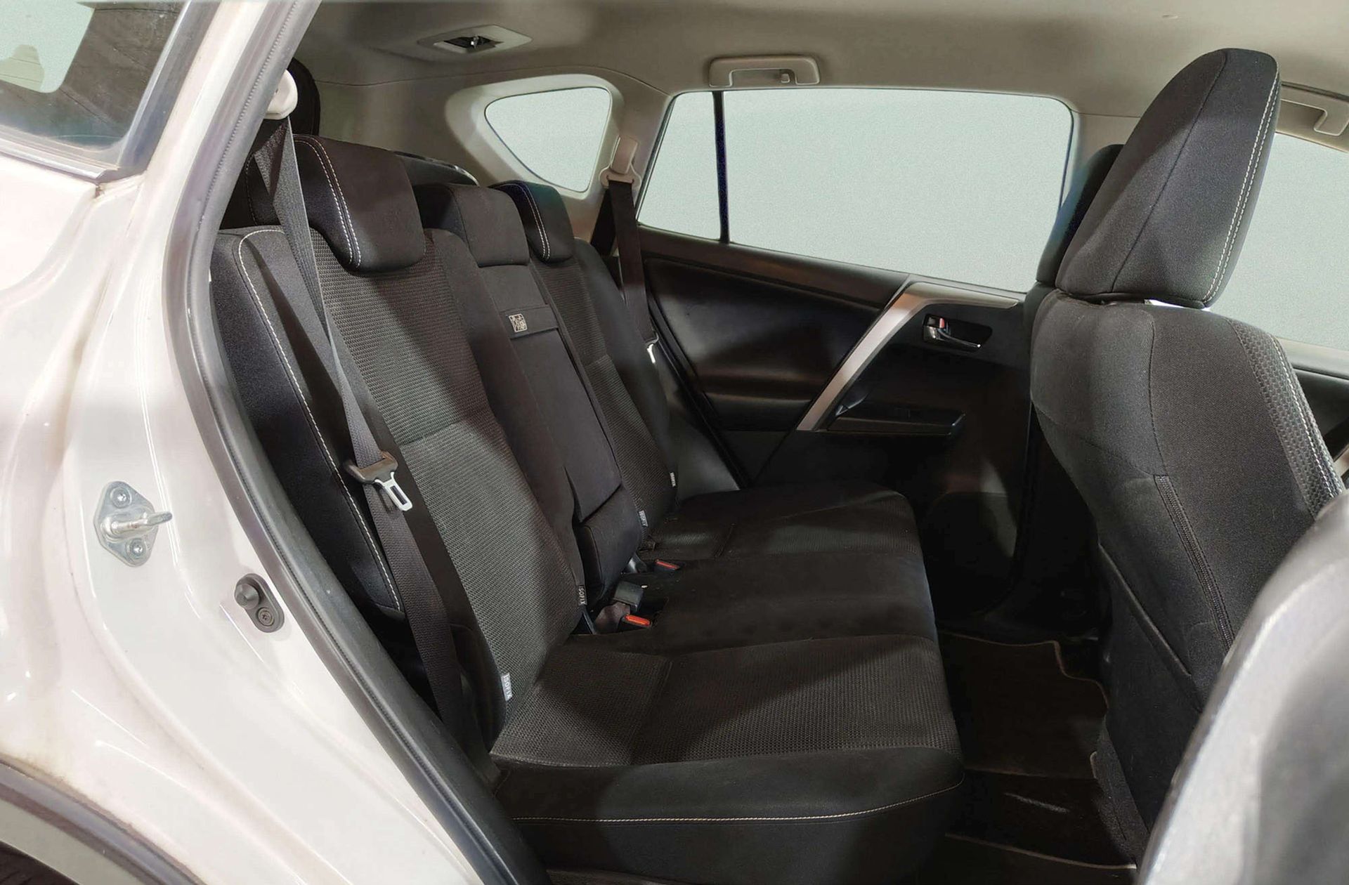 Toyota RAV4 2.5l hybrid Advance Pack Drive 2WD - foto 19