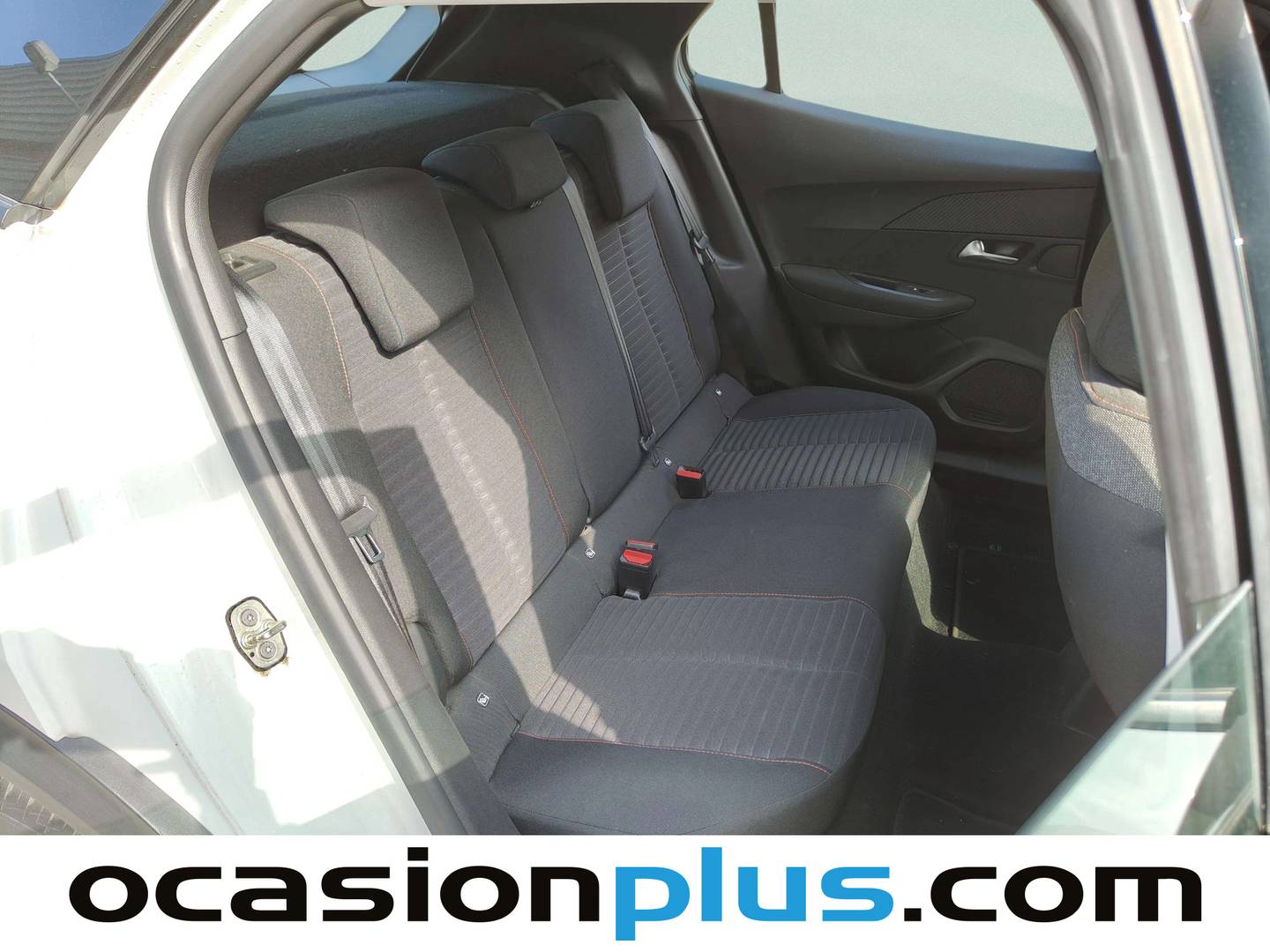 Foto Peugeot 2008 Peugeot 2008 BlueHDi 100 S&S Active (100 CV)