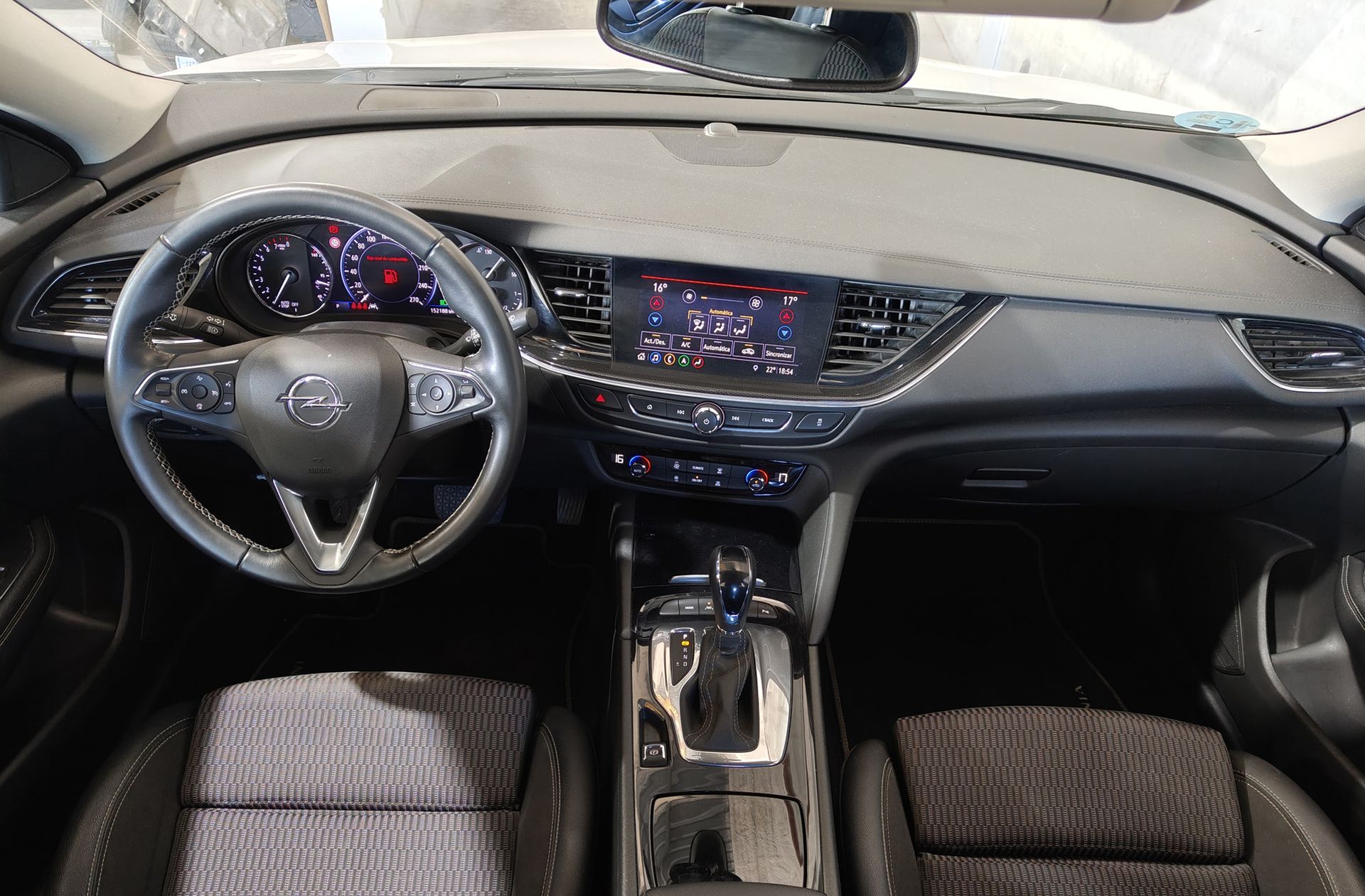 Opel Insignia 2.0T SHT Business Elegance AT9 - foto 6