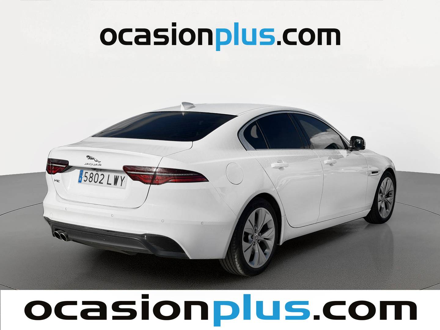 Foto trasera Jaguar XE Jaguar XE 2.0D MHEV S RWD Auto (204 CV) derecha