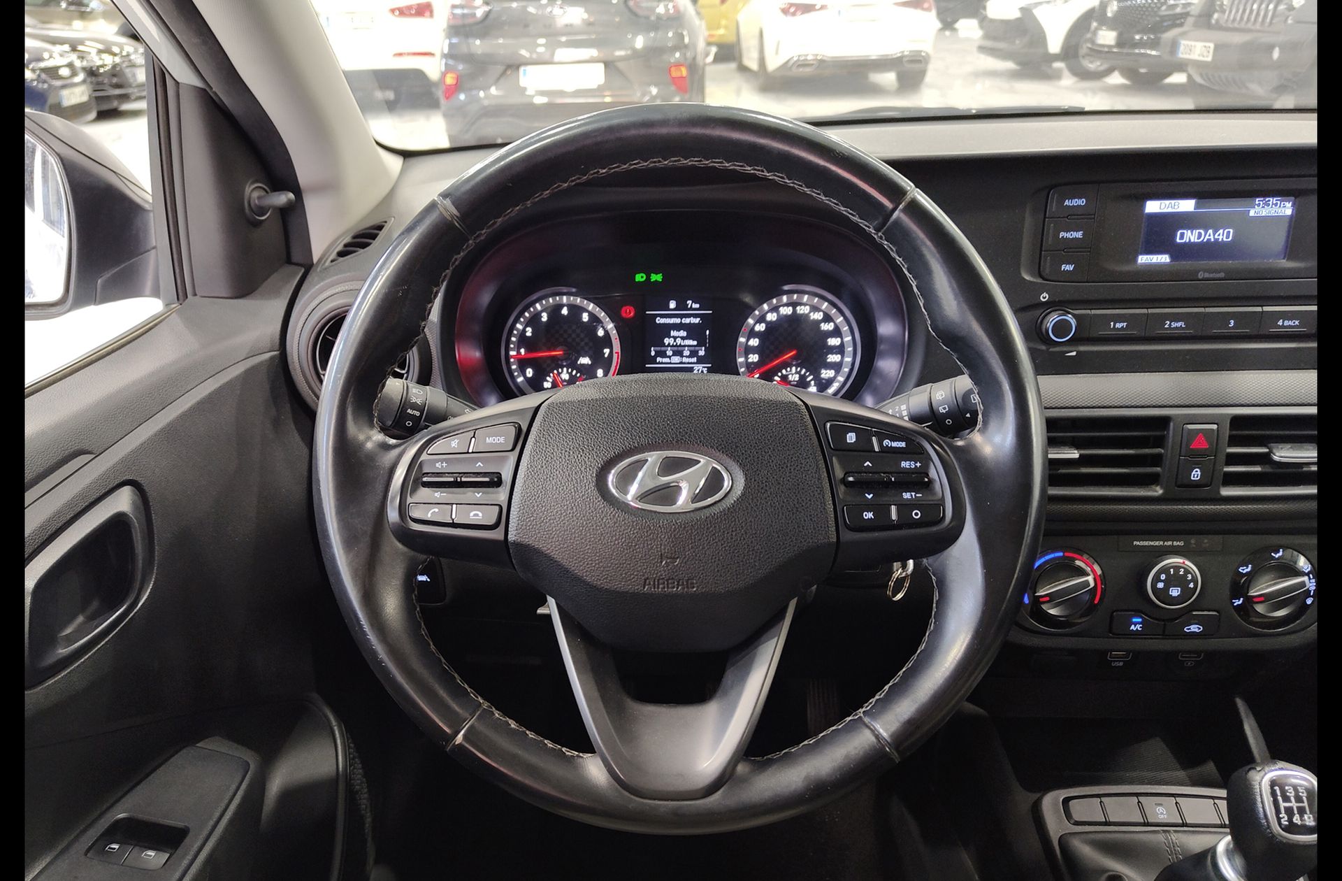 Hyundai i10 1.0 Essence - foto 17