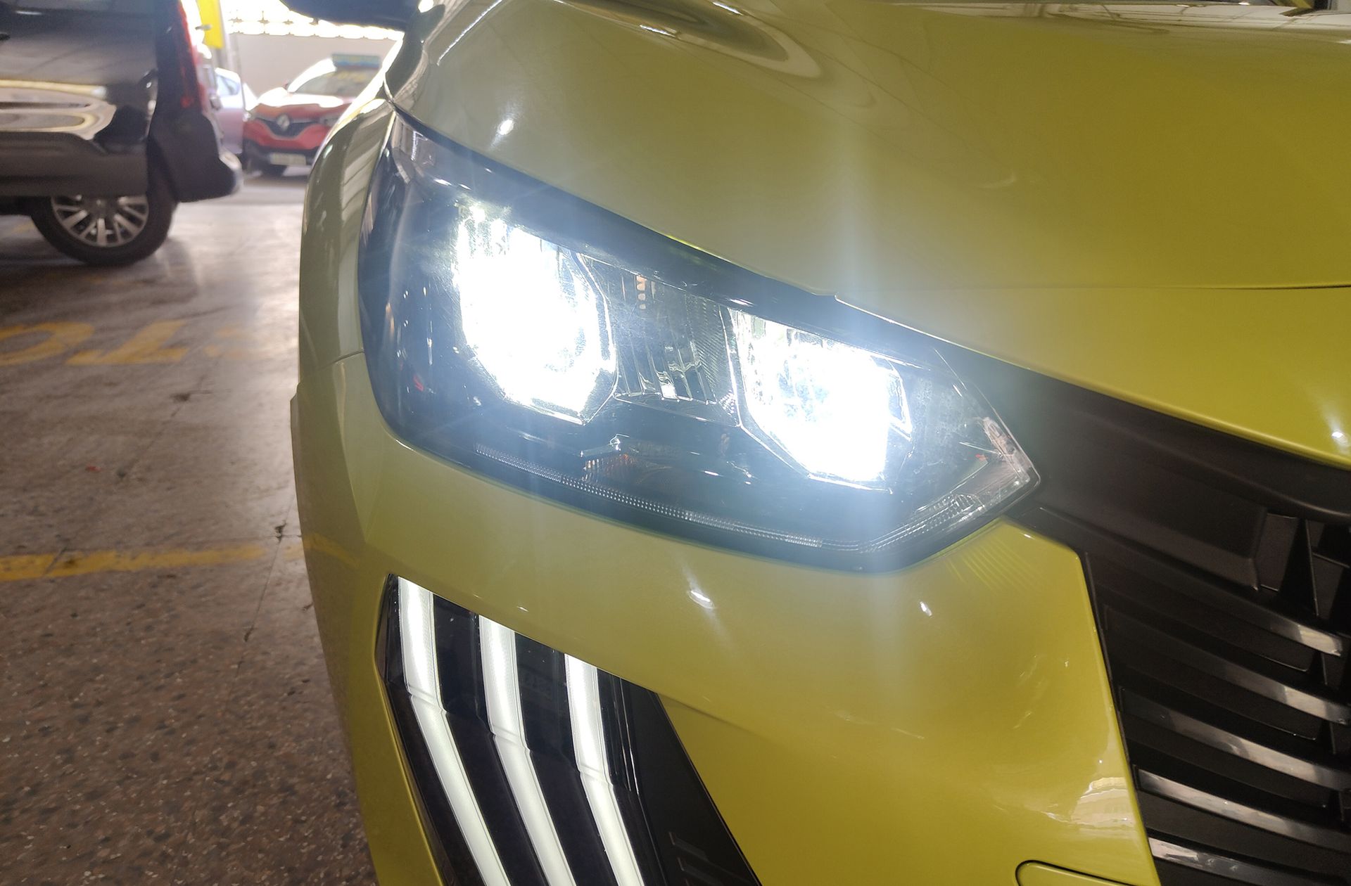 Peugeot 208 Style Hybrid 110 eDCS6 - foto 12