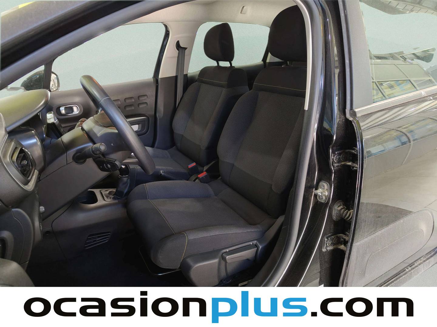 Foto asientos delanteros Citroën C3 Citroën C3 PureTech 83 Plus (83 CV)
