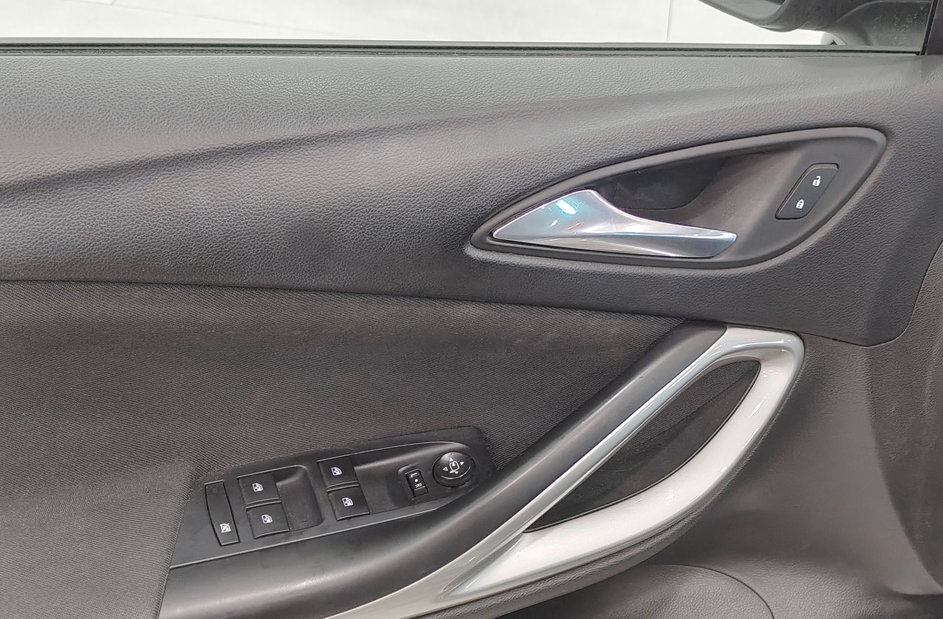 Opel Astra 1.4T SHT Business Elegance CVT - foto 32