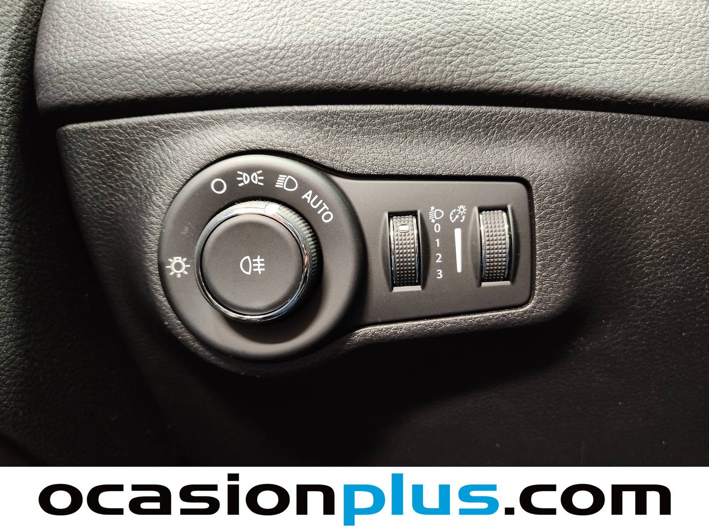 Extras y acabados del Jeep Compass Jeep Compass 1.4 Multiair Sport 4x2 (140 CV)