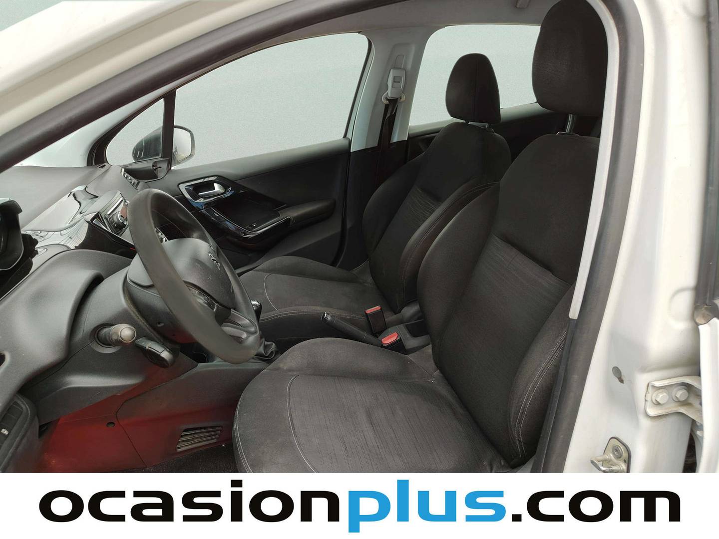 Foto asientos delanteros Peugeot 208 Peugeot 208 1.4 HDi Business Line (68 CV)