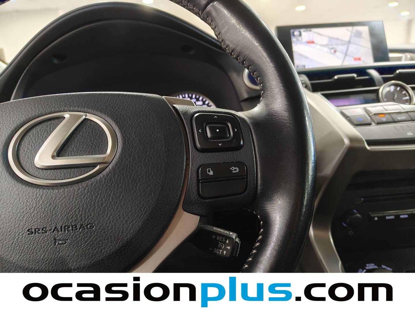 Foto Lexus NX Lexus NX 300h Business Navigation 2WD (197 CV)