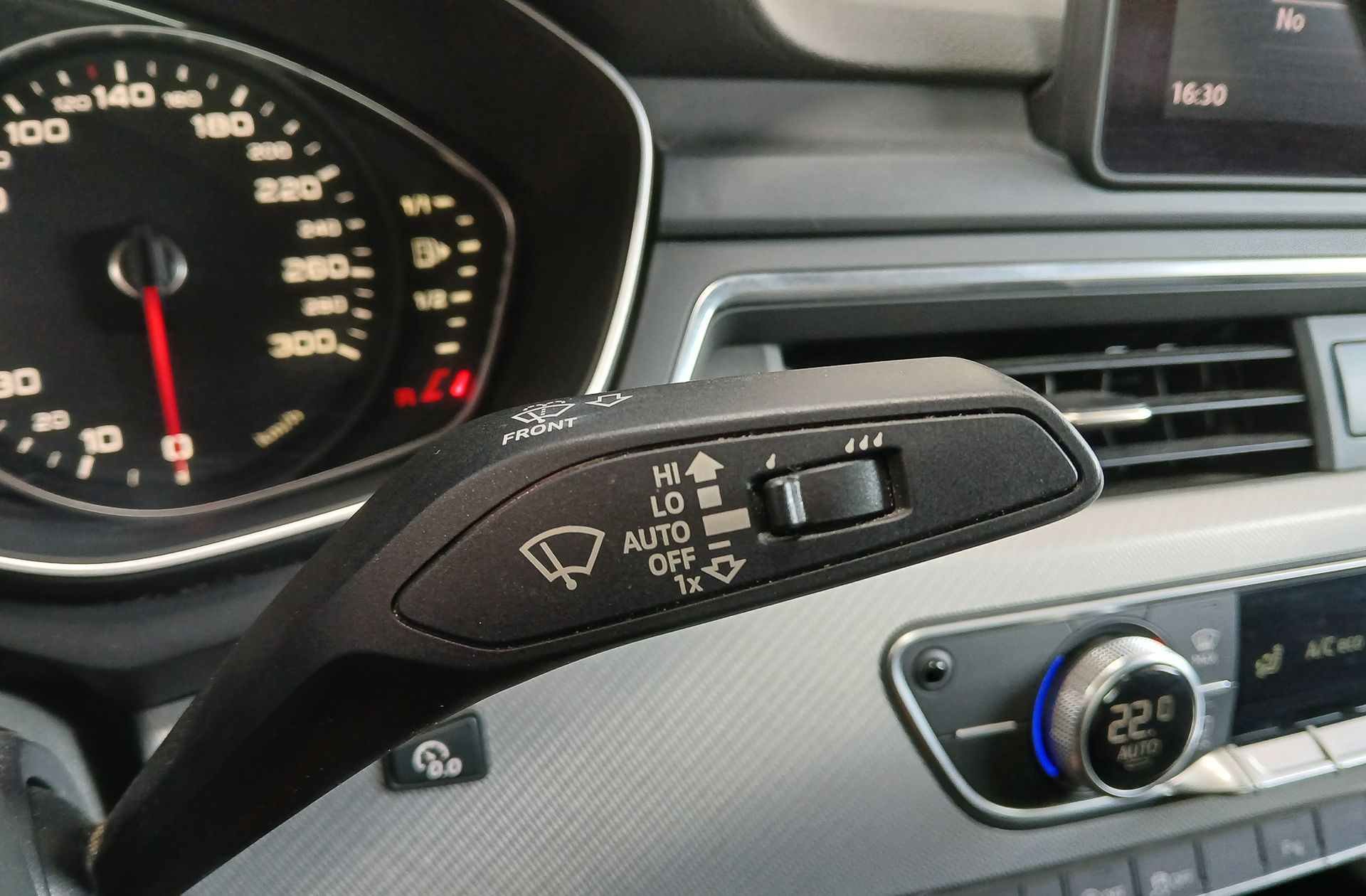 Audi A4 Design Edition 2.0 TDI S-Tronic - foto 27