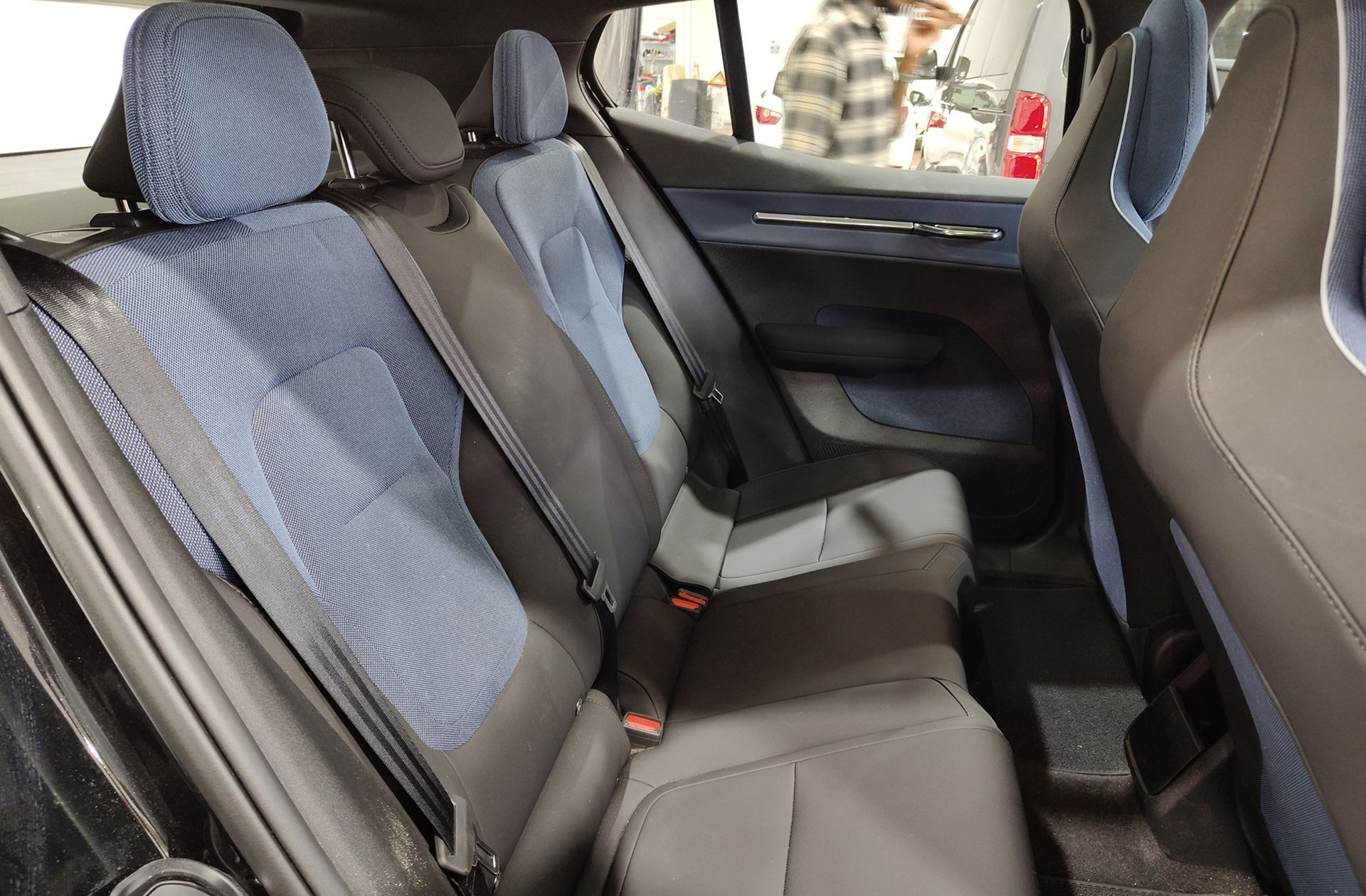 Volvo EX30 Twin Motor Ultra AWD - foto 18