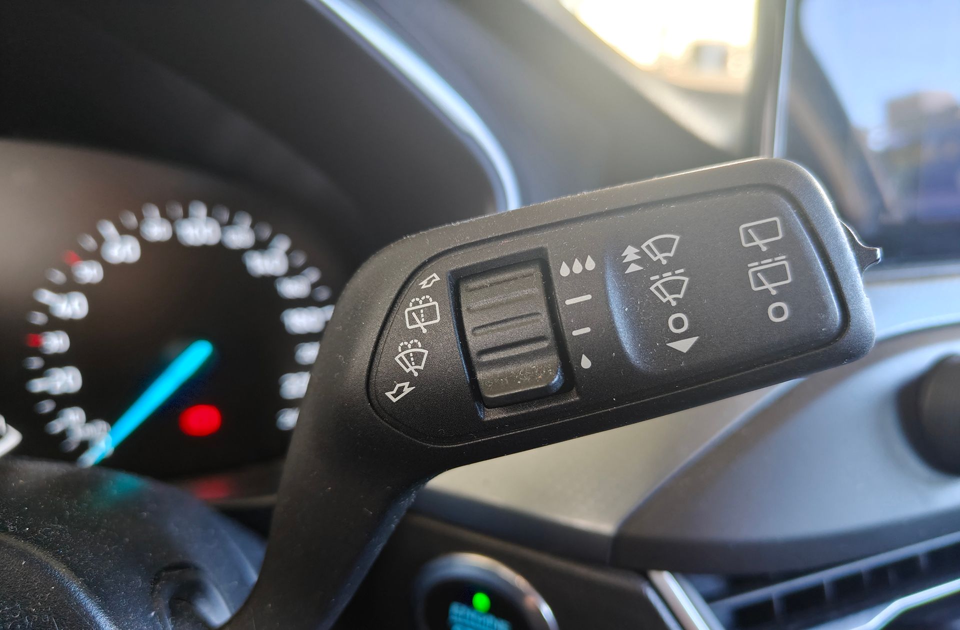Ford Focus 1.0 EcoBoost Active - foto 28
