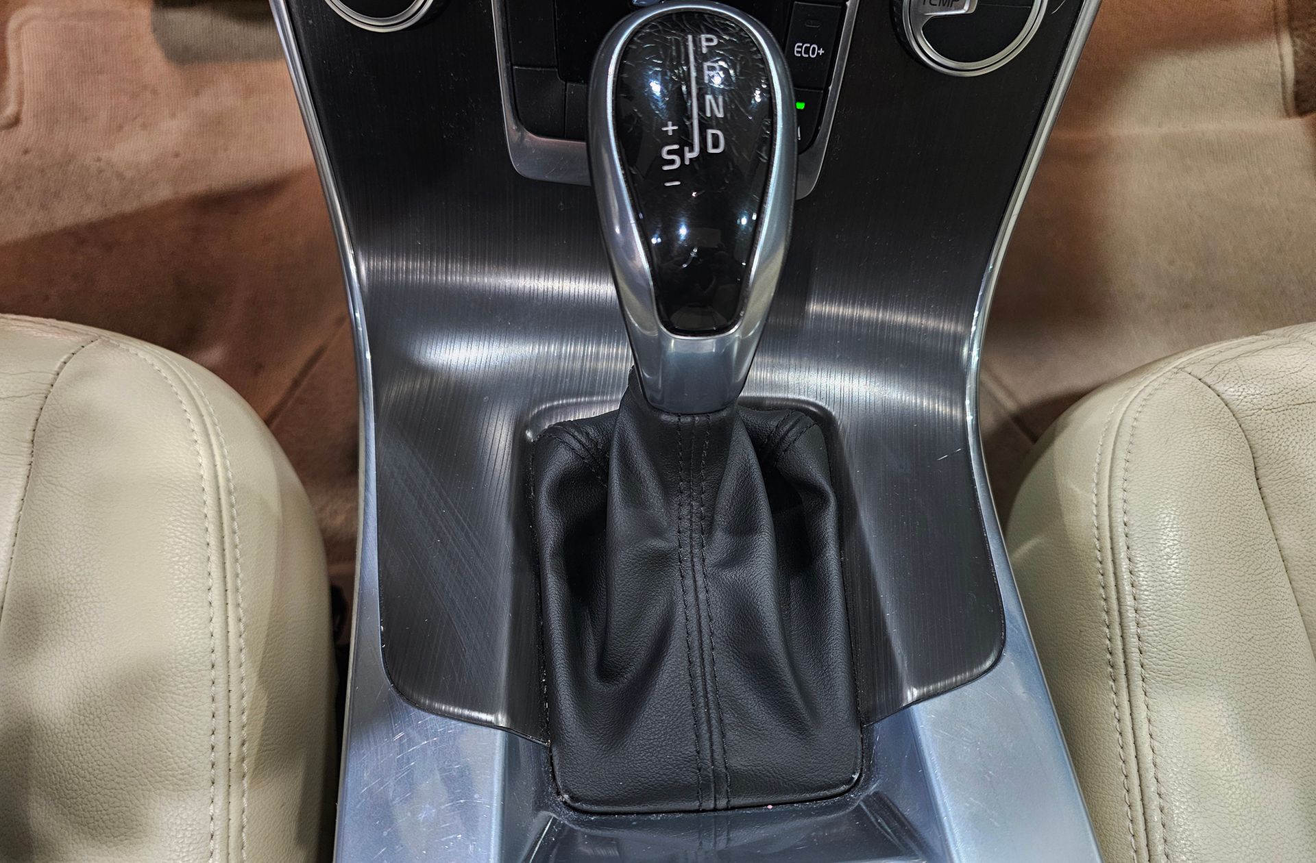 Volvo V60 D3 Summum - foto 5
