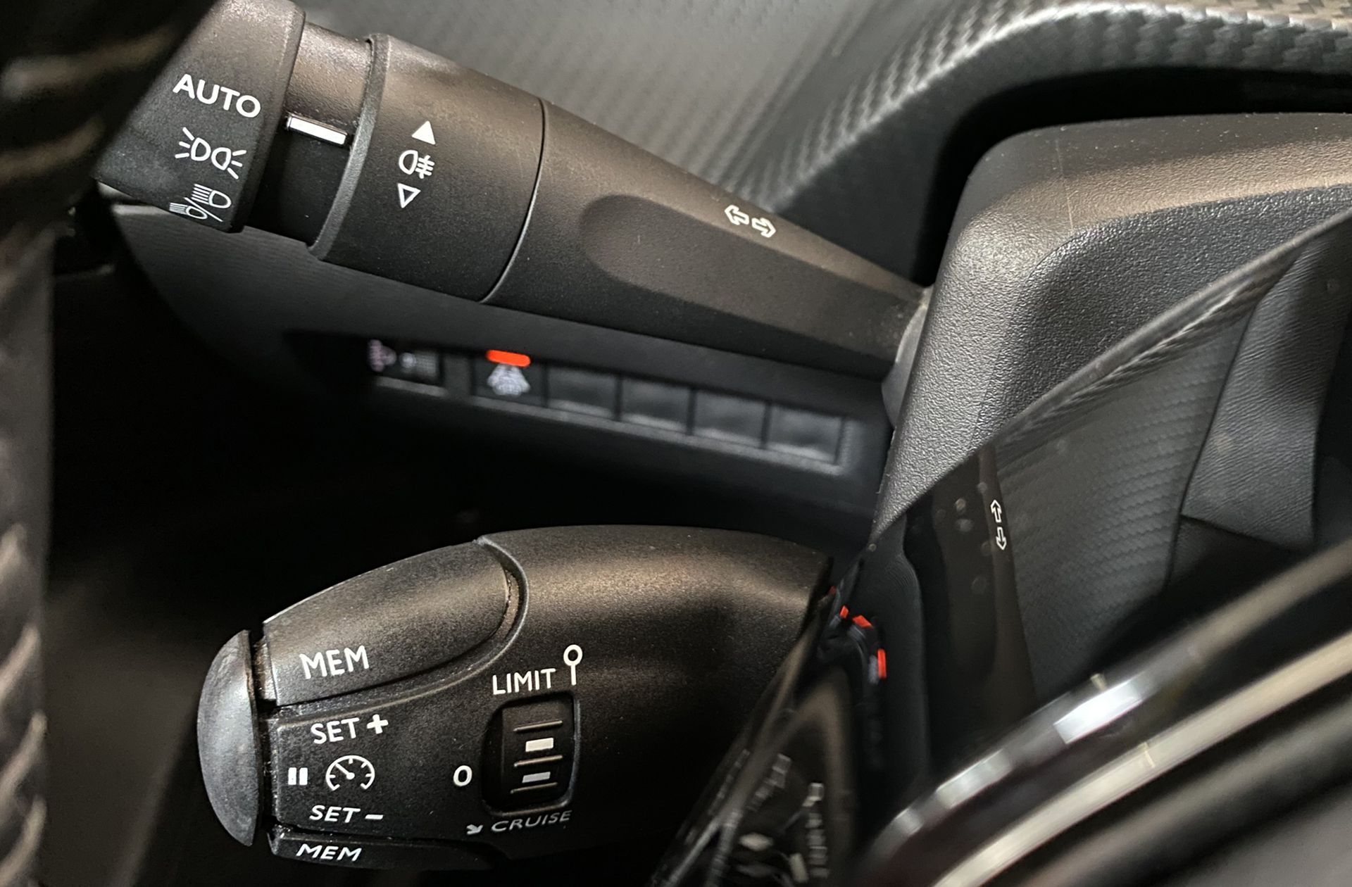 Peugeot 2008 PureTech 100 Allure Pack - foto 22